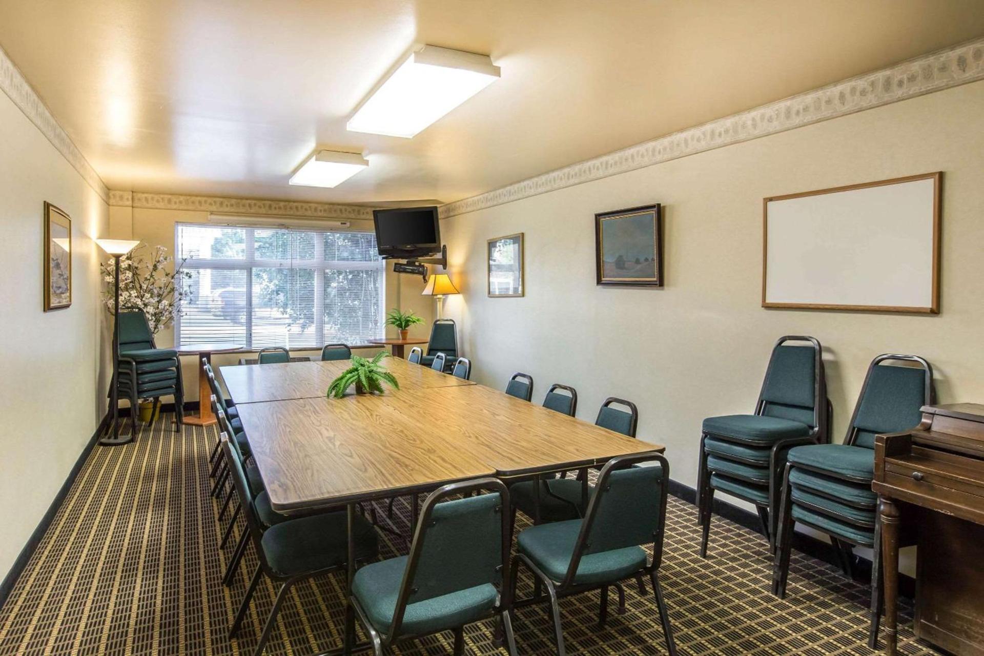 Quality Inn and Suites Silverthorne - Copper Mountain photo 26