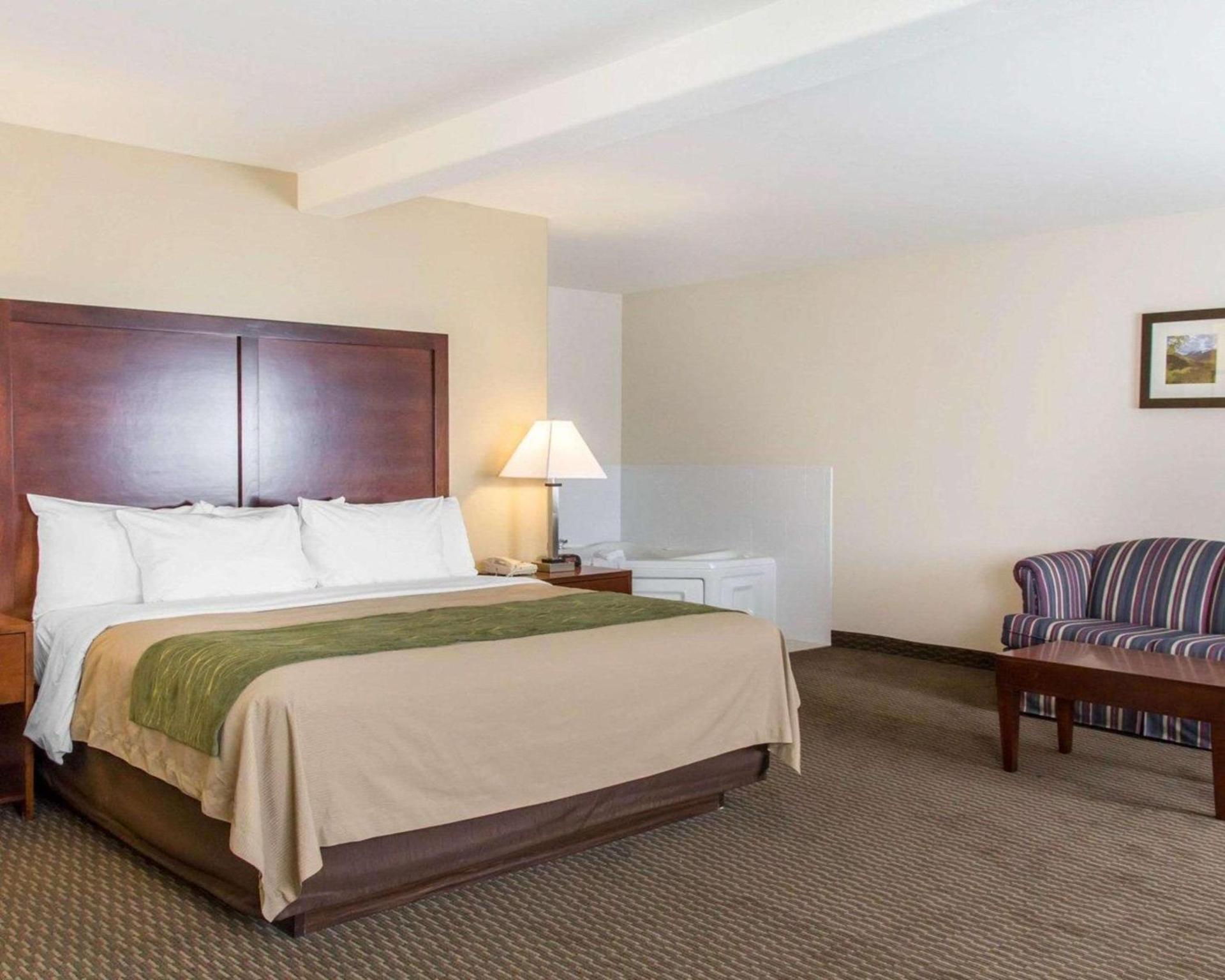 Quality Inn & Suites Vail Valley photo 18