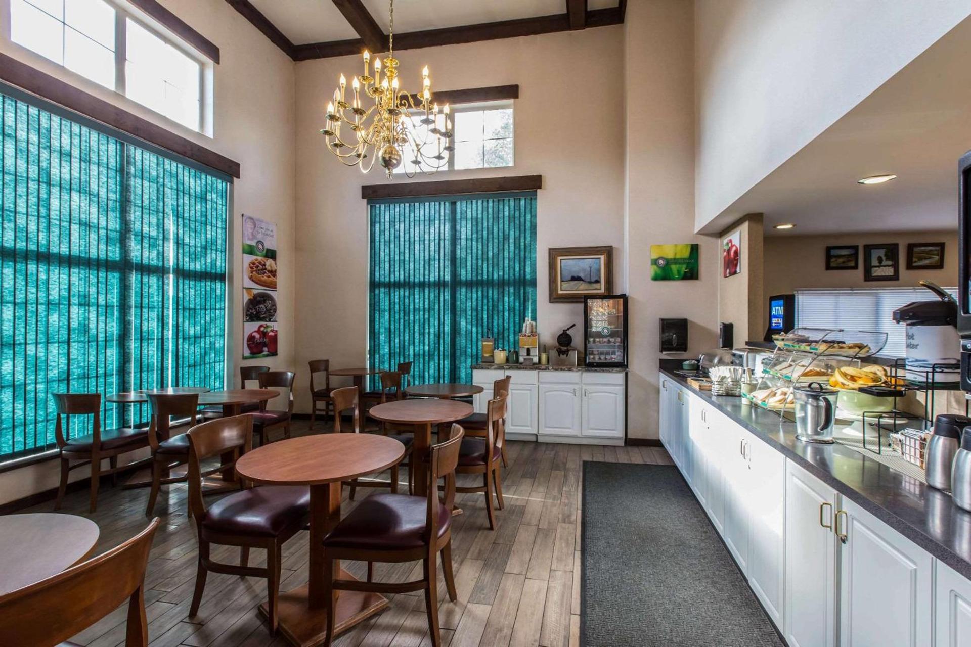Quality Inn and Suites Silverthorne - Copper Mountain photo 23