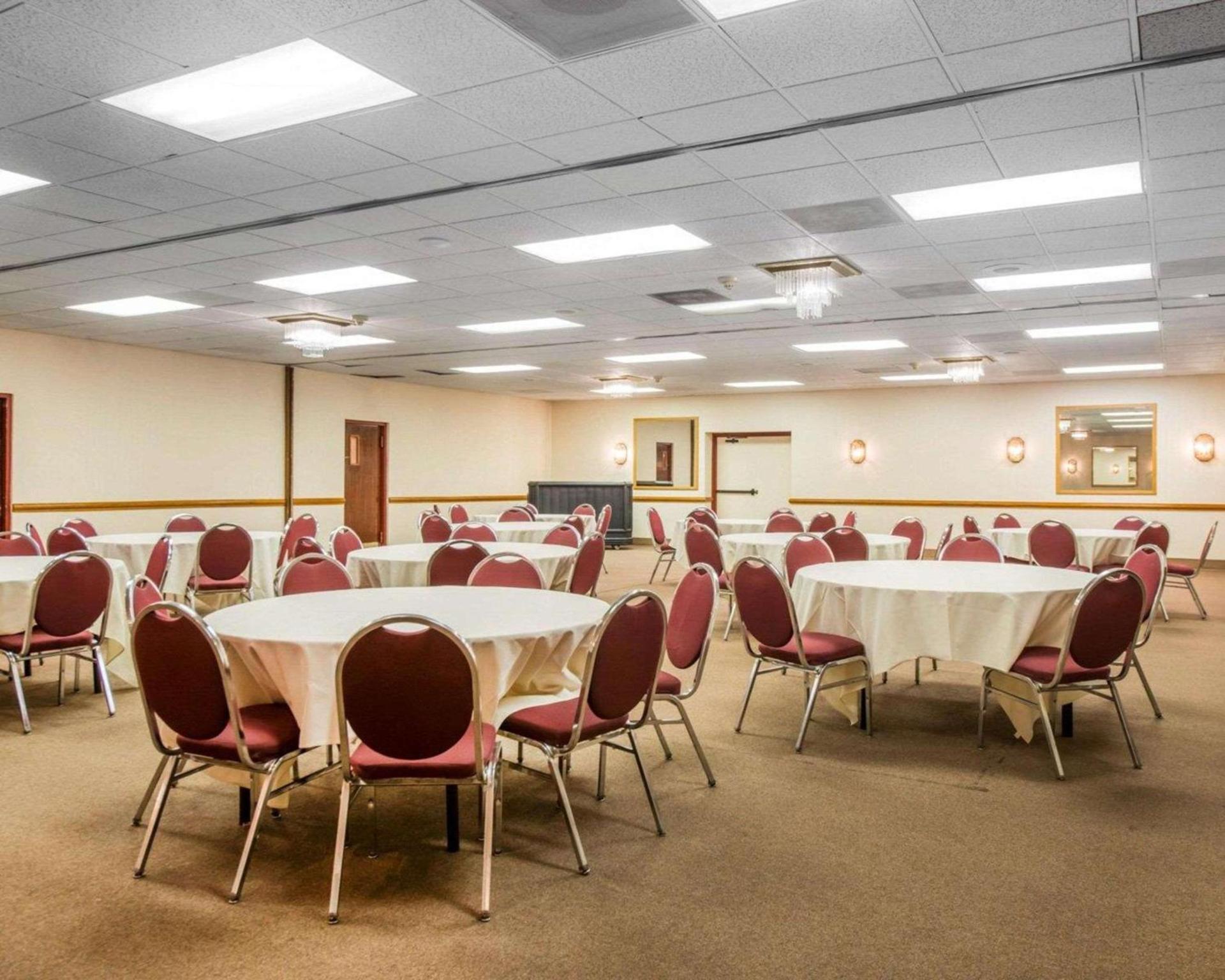 Clarion Inn and Events Center Pueblo North photo 11