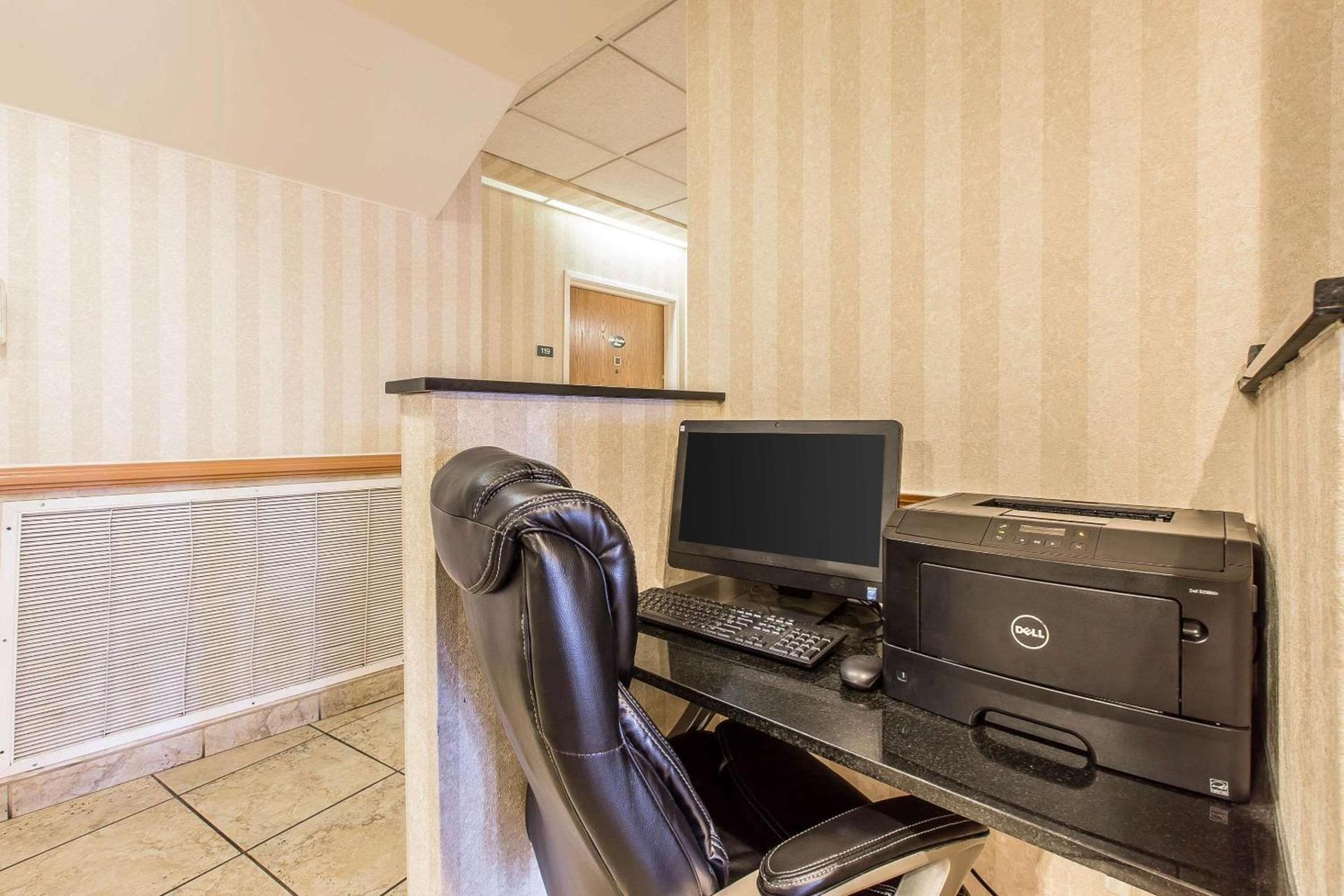 Comfort Suites Summit County photo 16