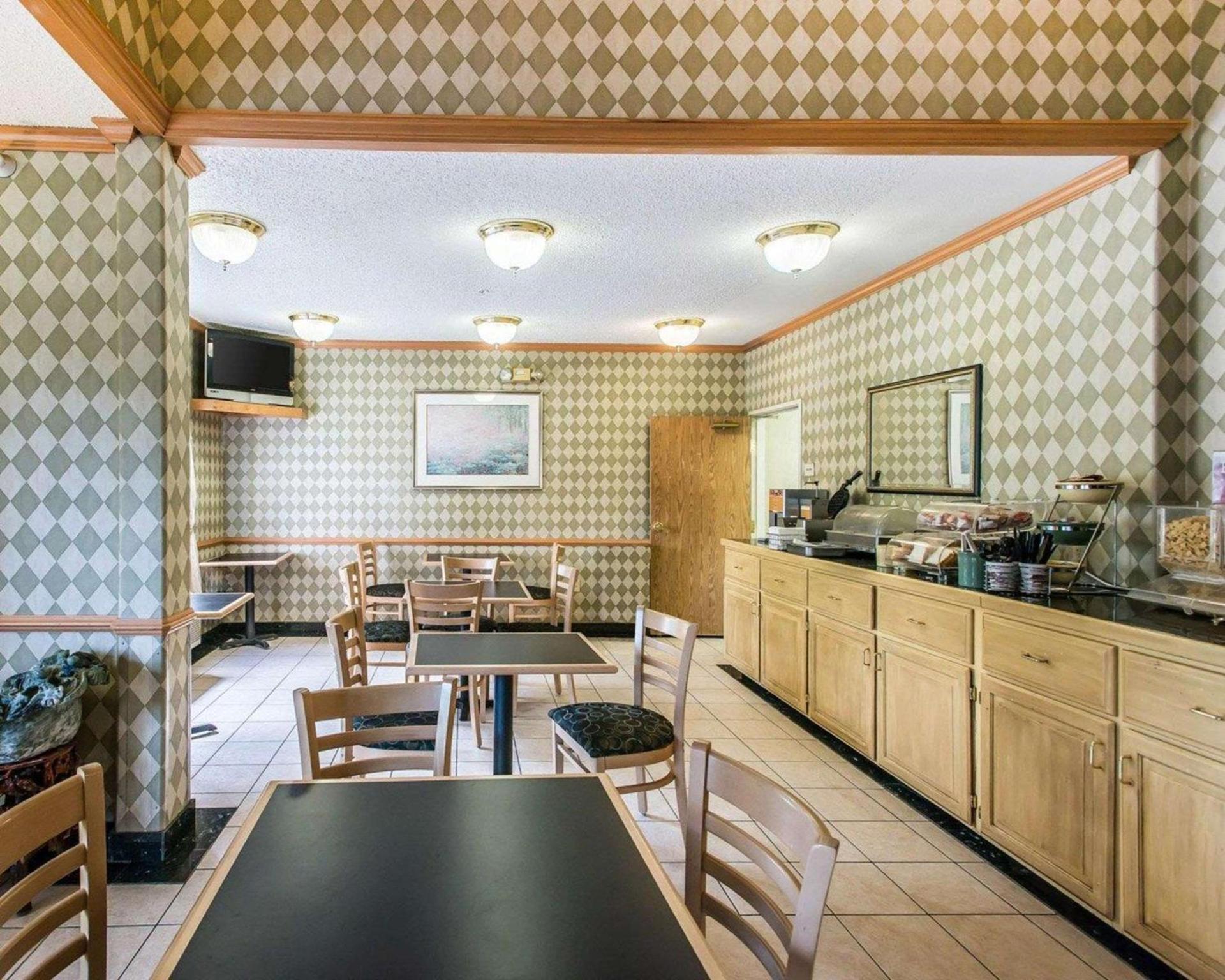 GreenTree Inn Denver Tech Center photo 9