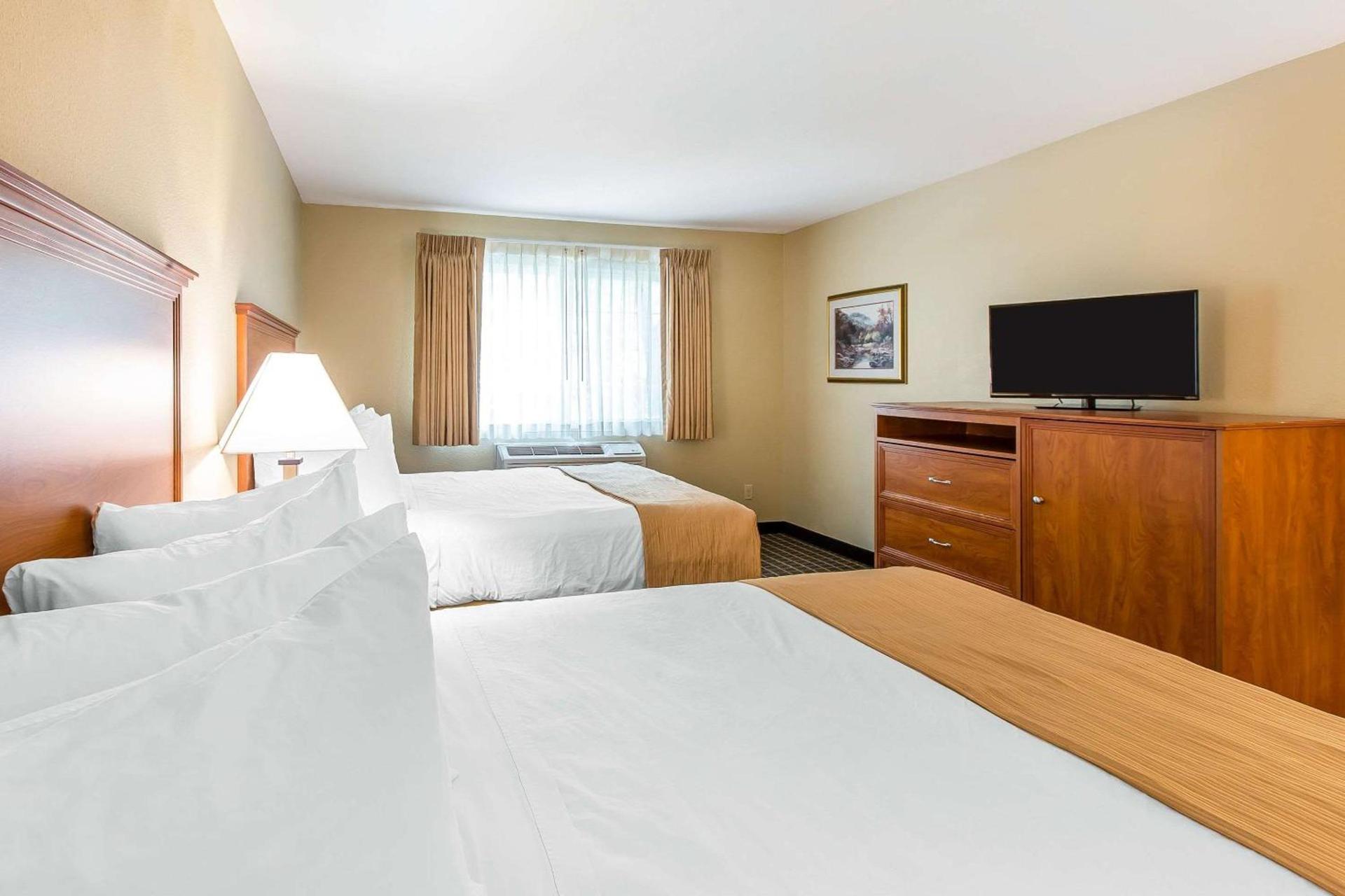 Quality Inn & Suites On The River photo 10