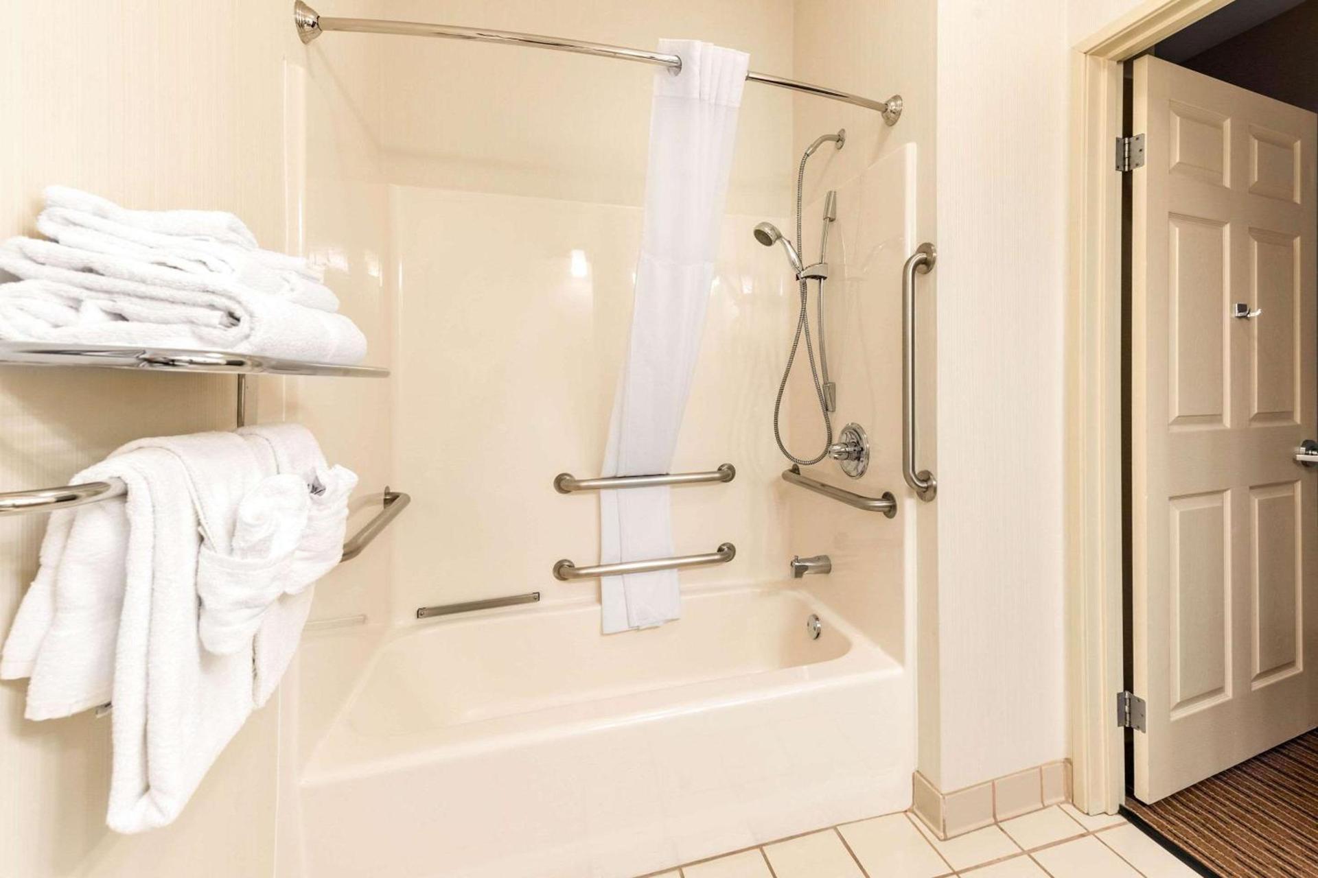 Quality Inn & Suites University Fort Collins photo 10