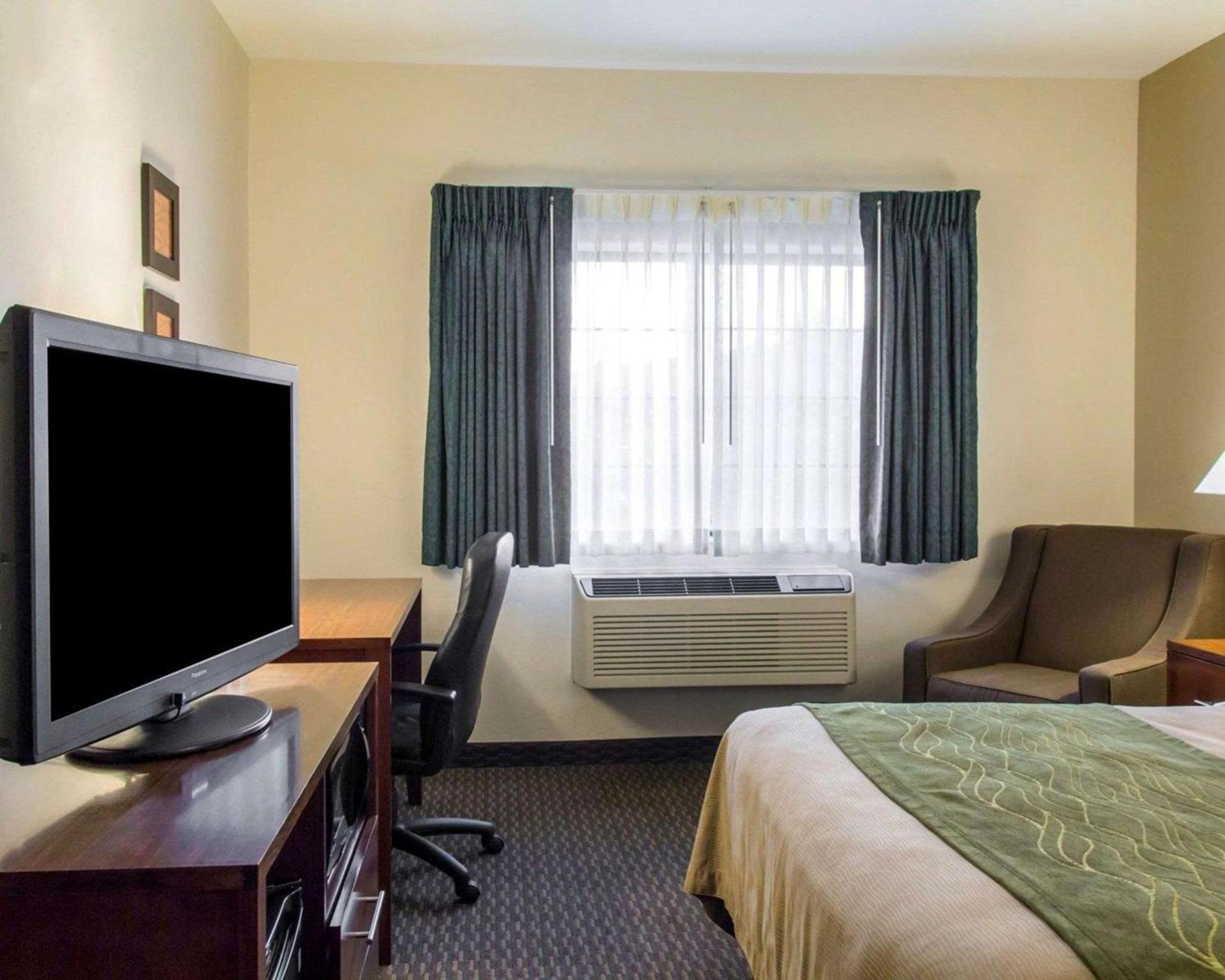 Quality Inn & Suites Vail Valley photo 9