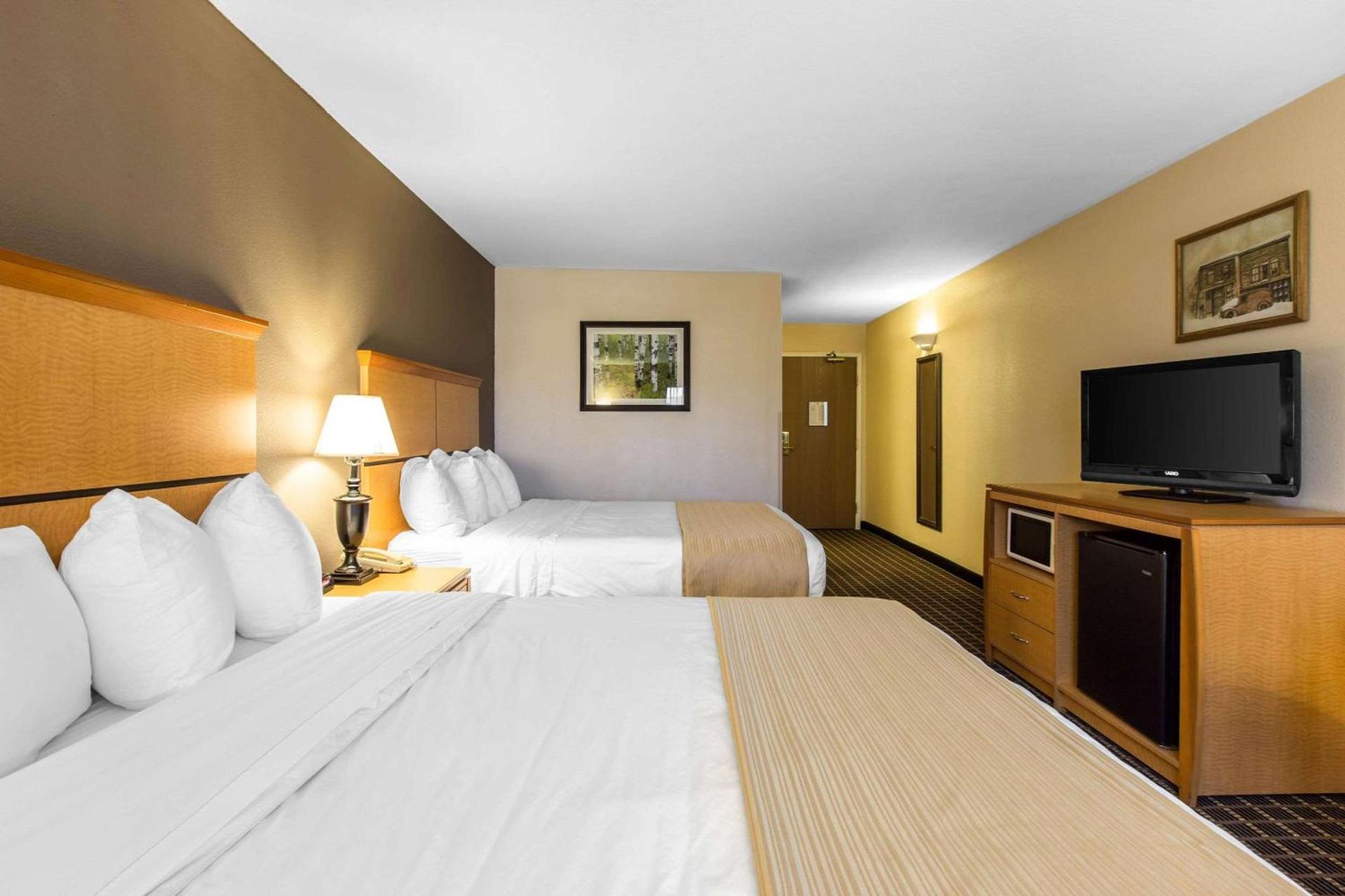 Quality Inn and Suites Silverthorne - Copper Mountain photo 18