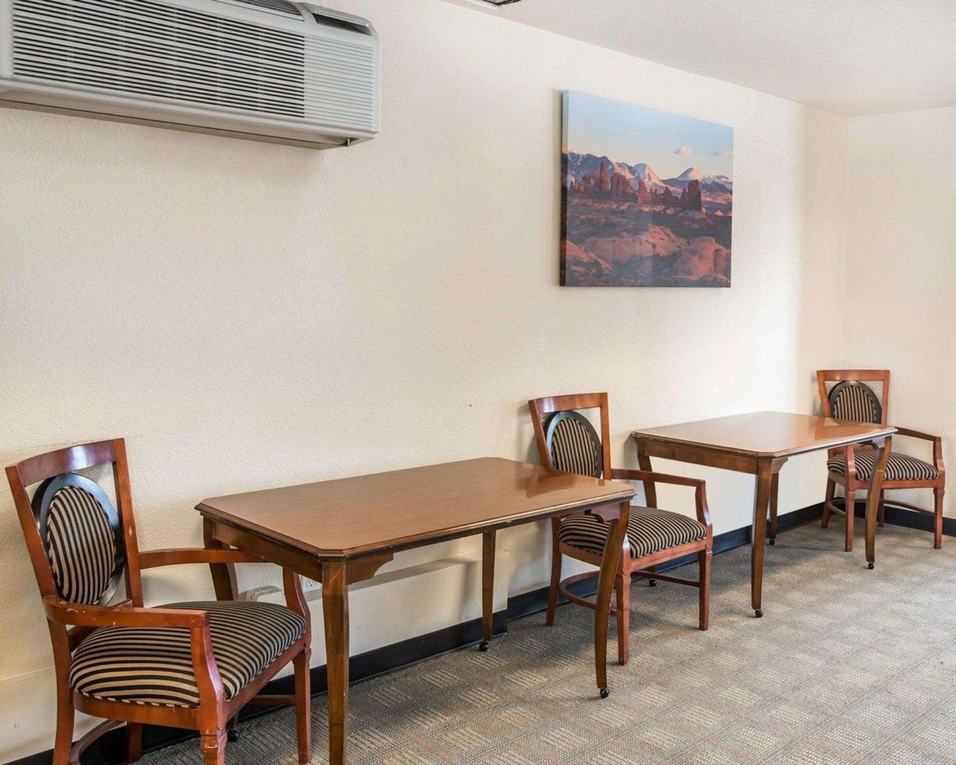 Rodeway Inn Greeley photo 19