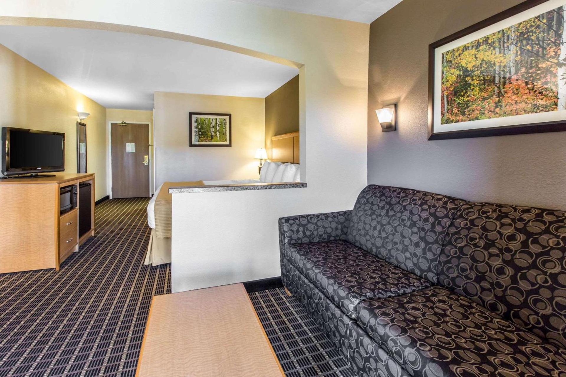 Quality Inn and Suites Silverthorne - Copper Mountain photo 13