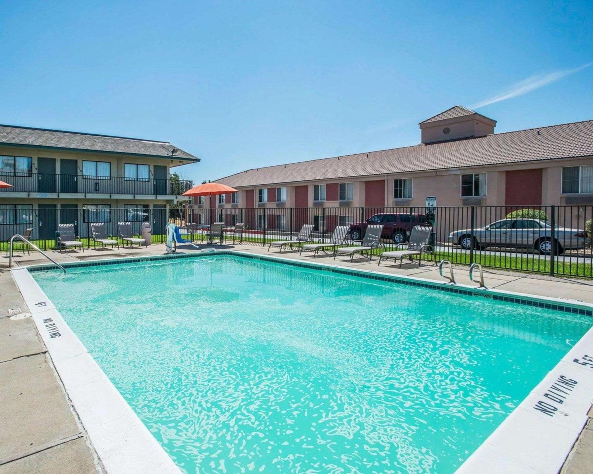 Rodeway Inn Greeley photo 15