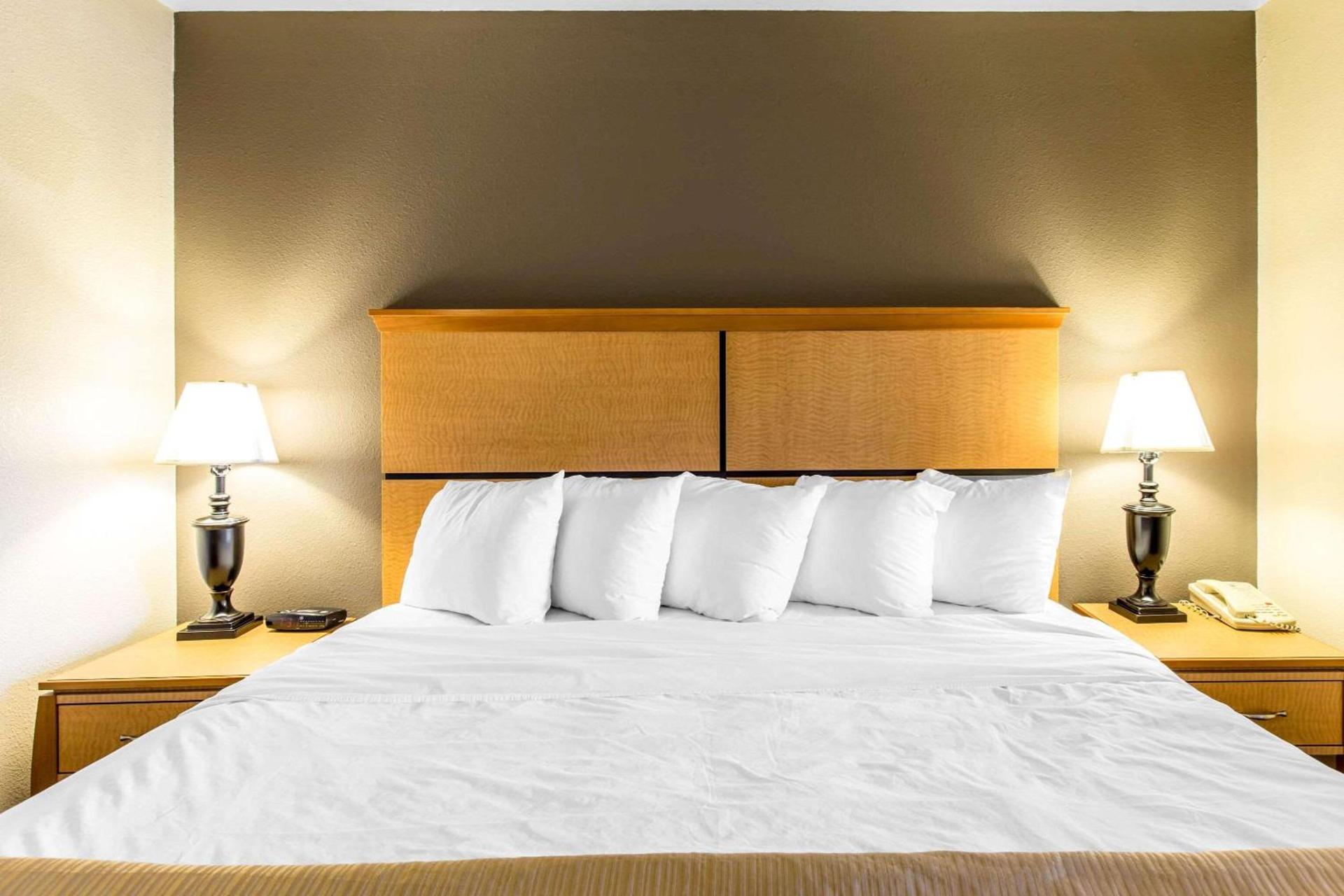 Quality Inn and Suites Silverthorne - Copper Mountain photo 12
