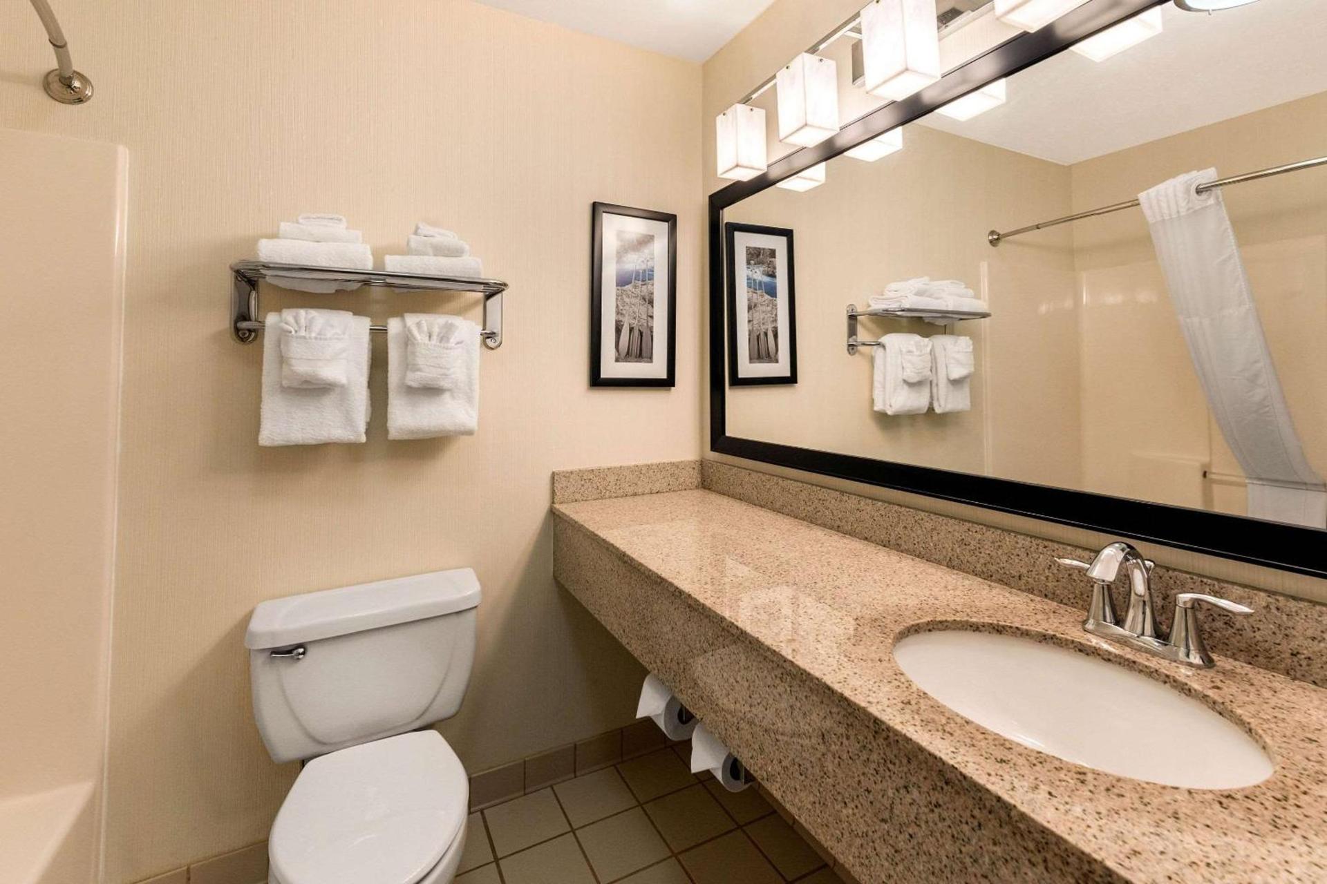 Quality Inn & Suites University Fort Collins photo 11