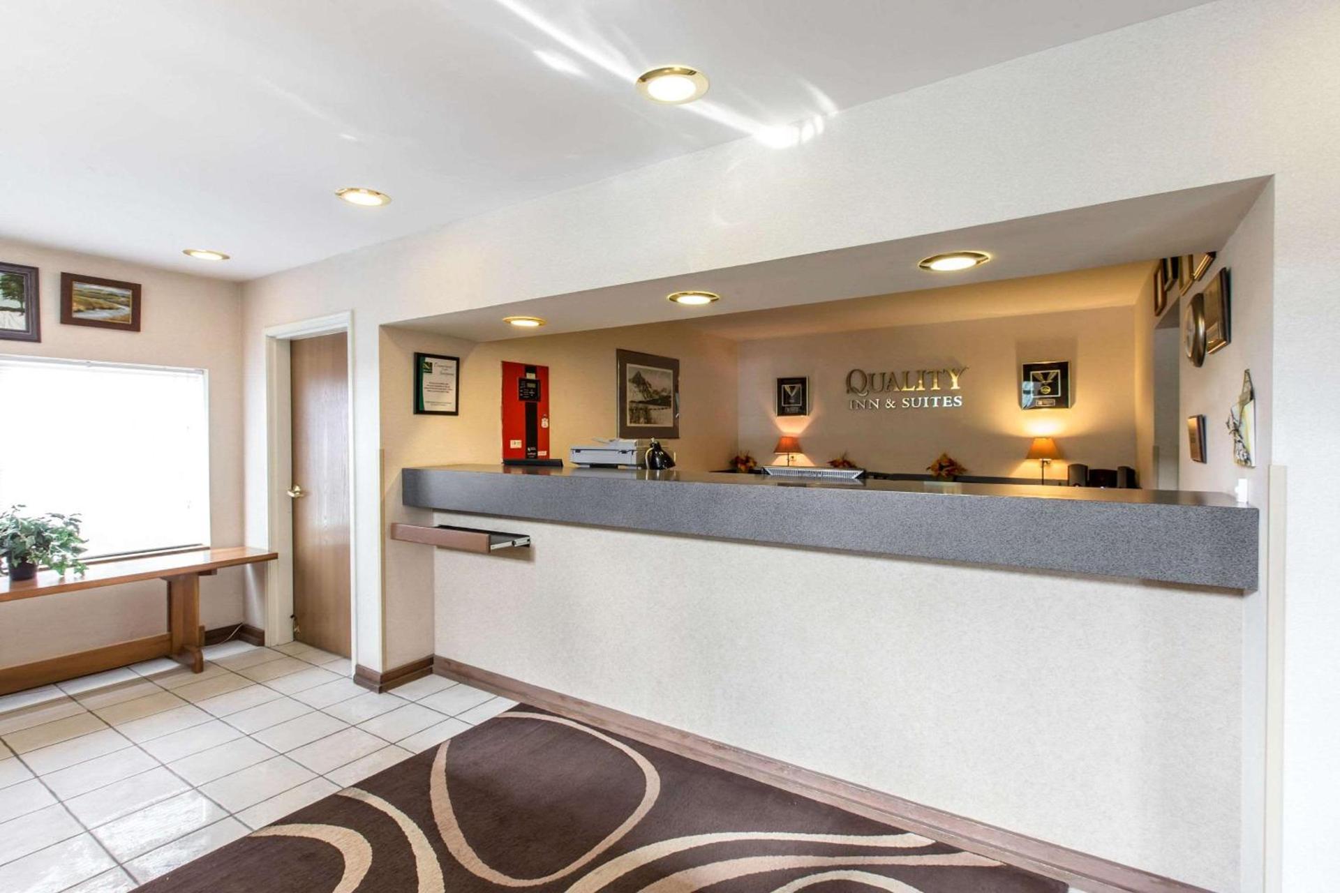 Quality Inn and Suites Silverthorne - Copper Mountain photo 6