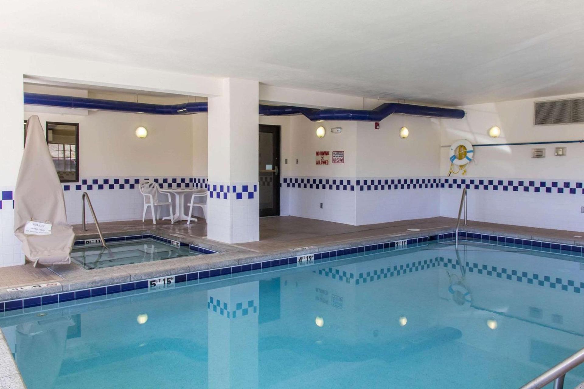 Quality Inn & Suites Vail Valley photo 3