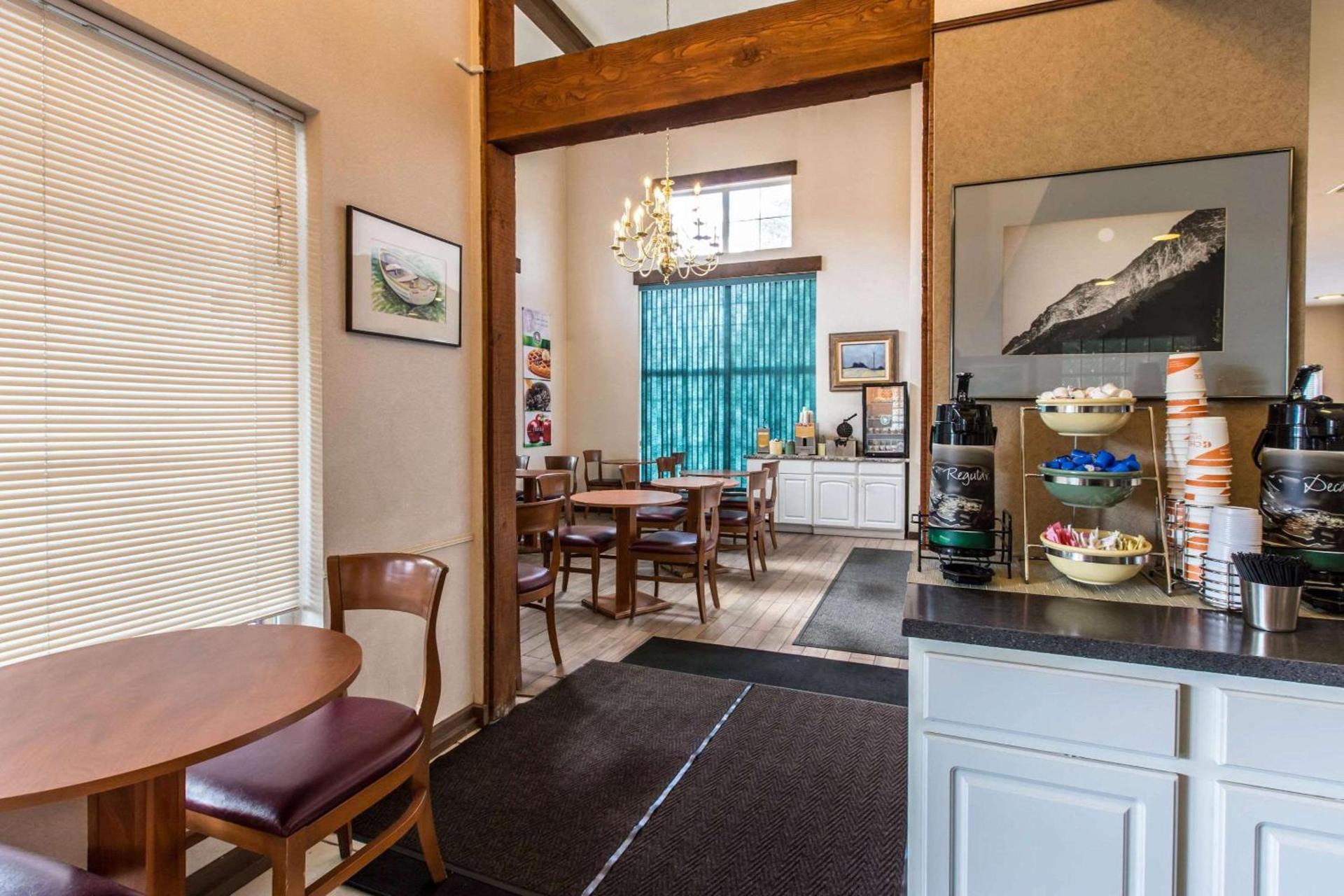 Quality Inn and Suites Silverthorne - Copper Mountain photo 5