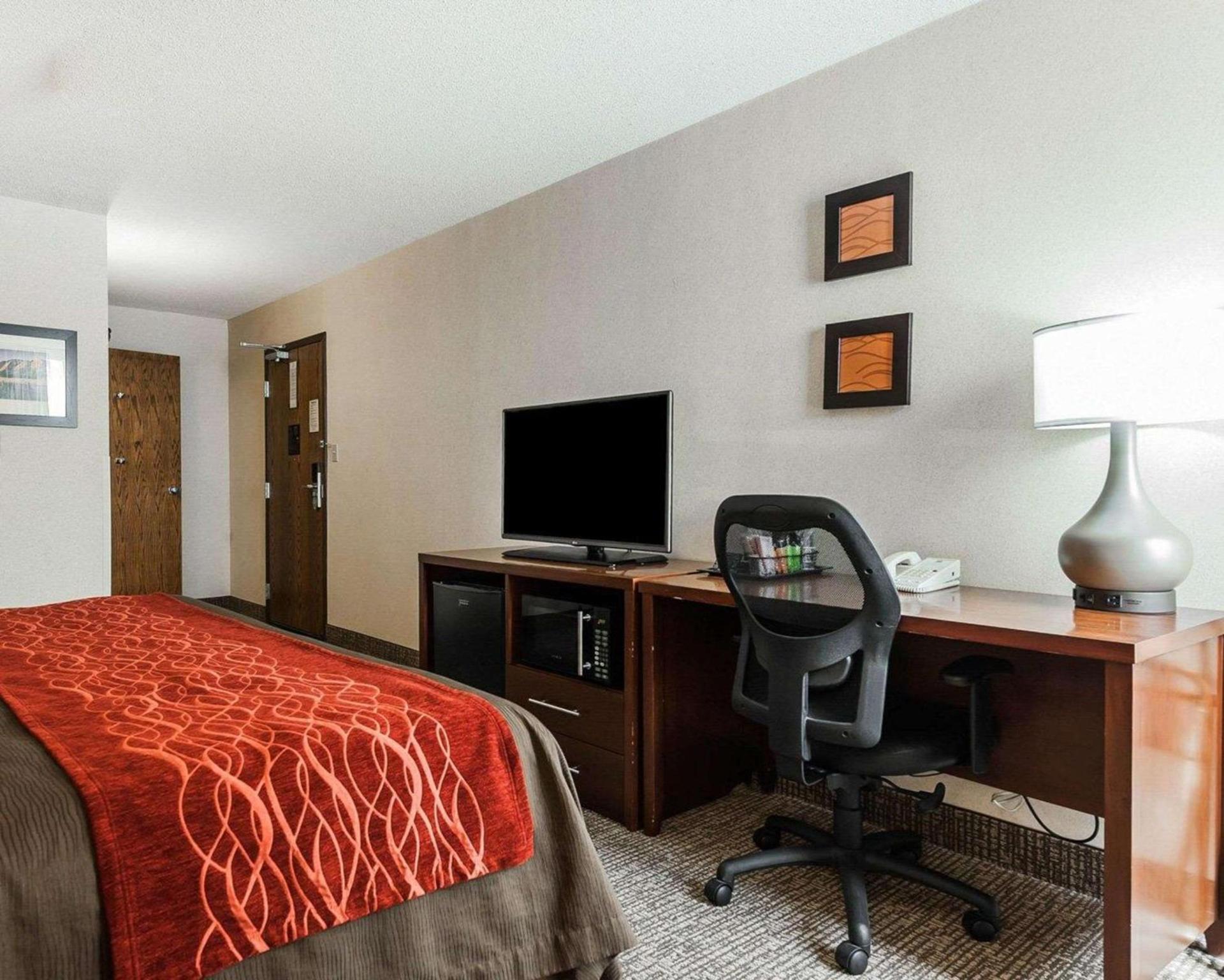 Spark by Hilton Denver East I 70 photo 31