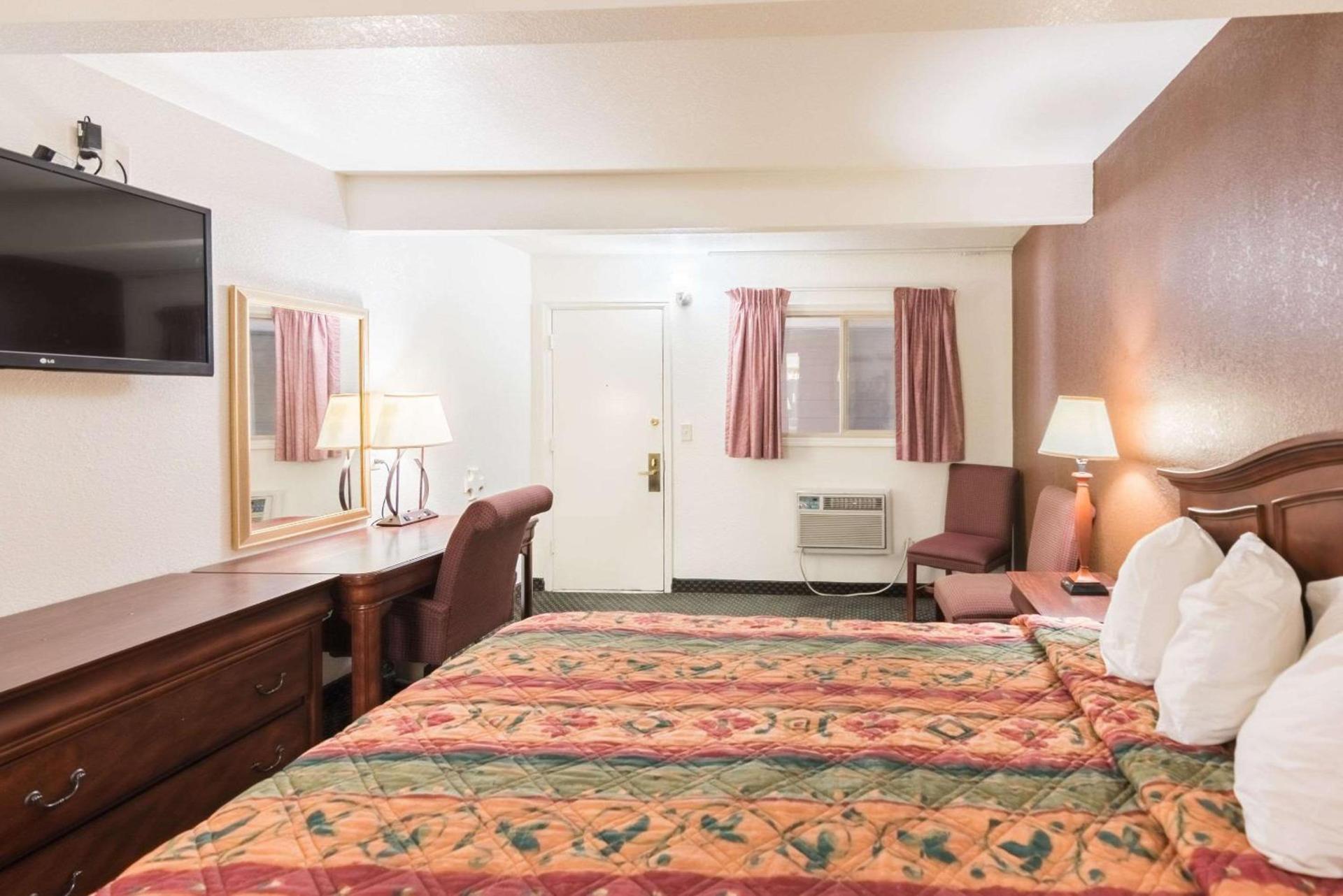 1st Interstate Inn Montrose photo 8
