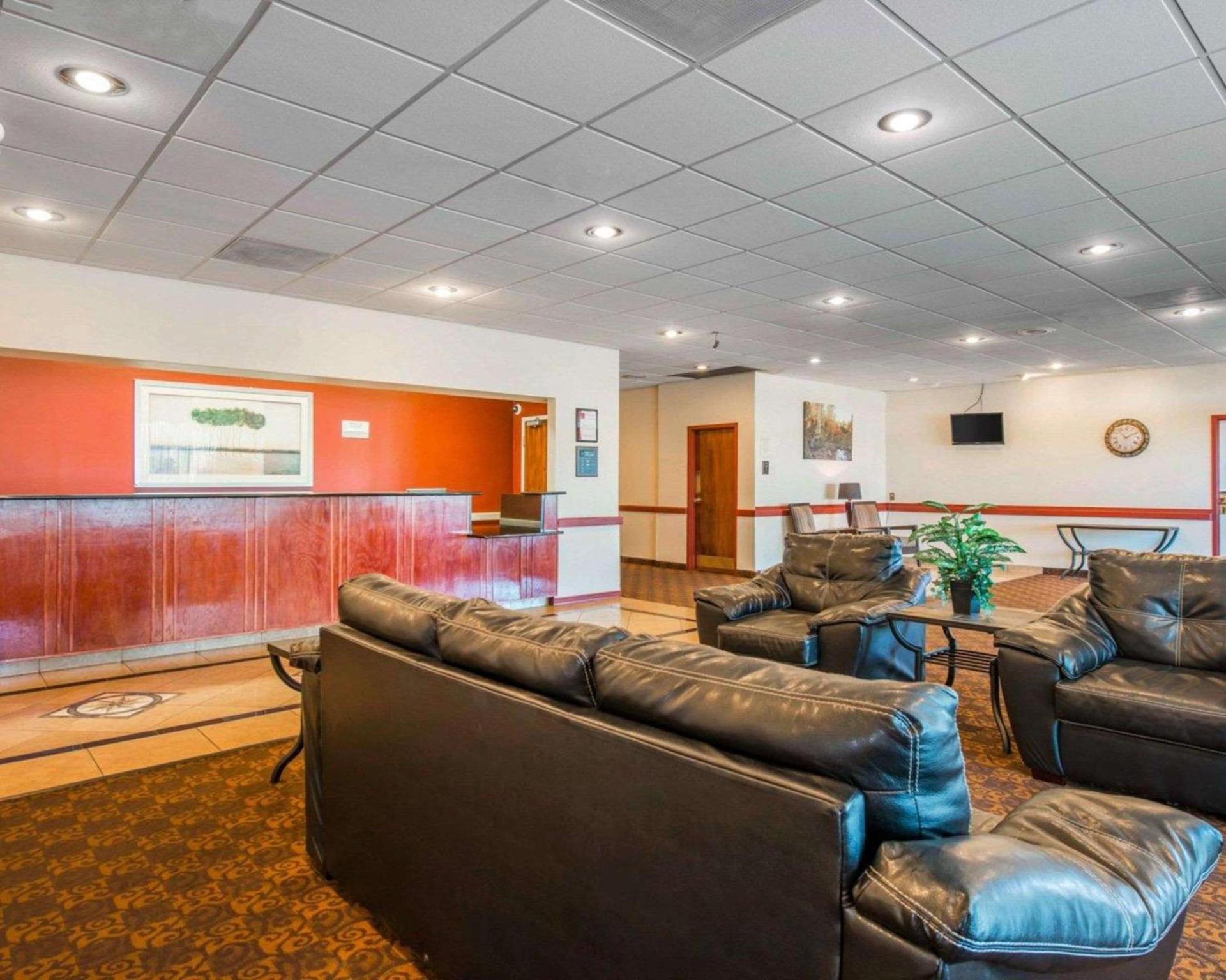 Clarion Inn and Events Center Pueblo North photo 2