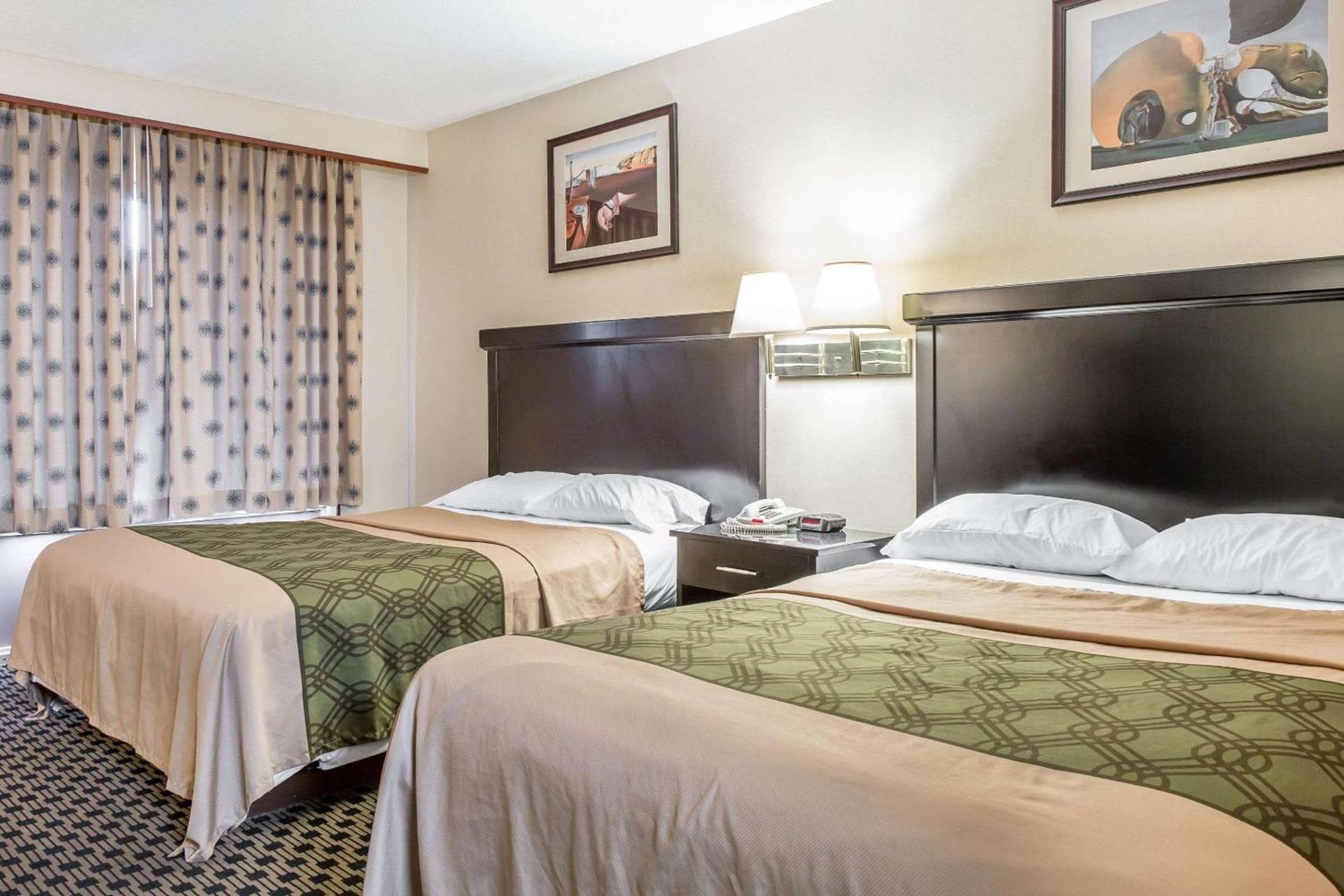 Econo Lodge photo 12