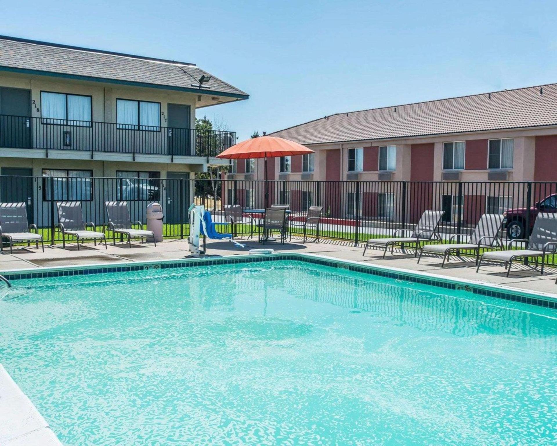 Rodeway Inn Greeley photo 14