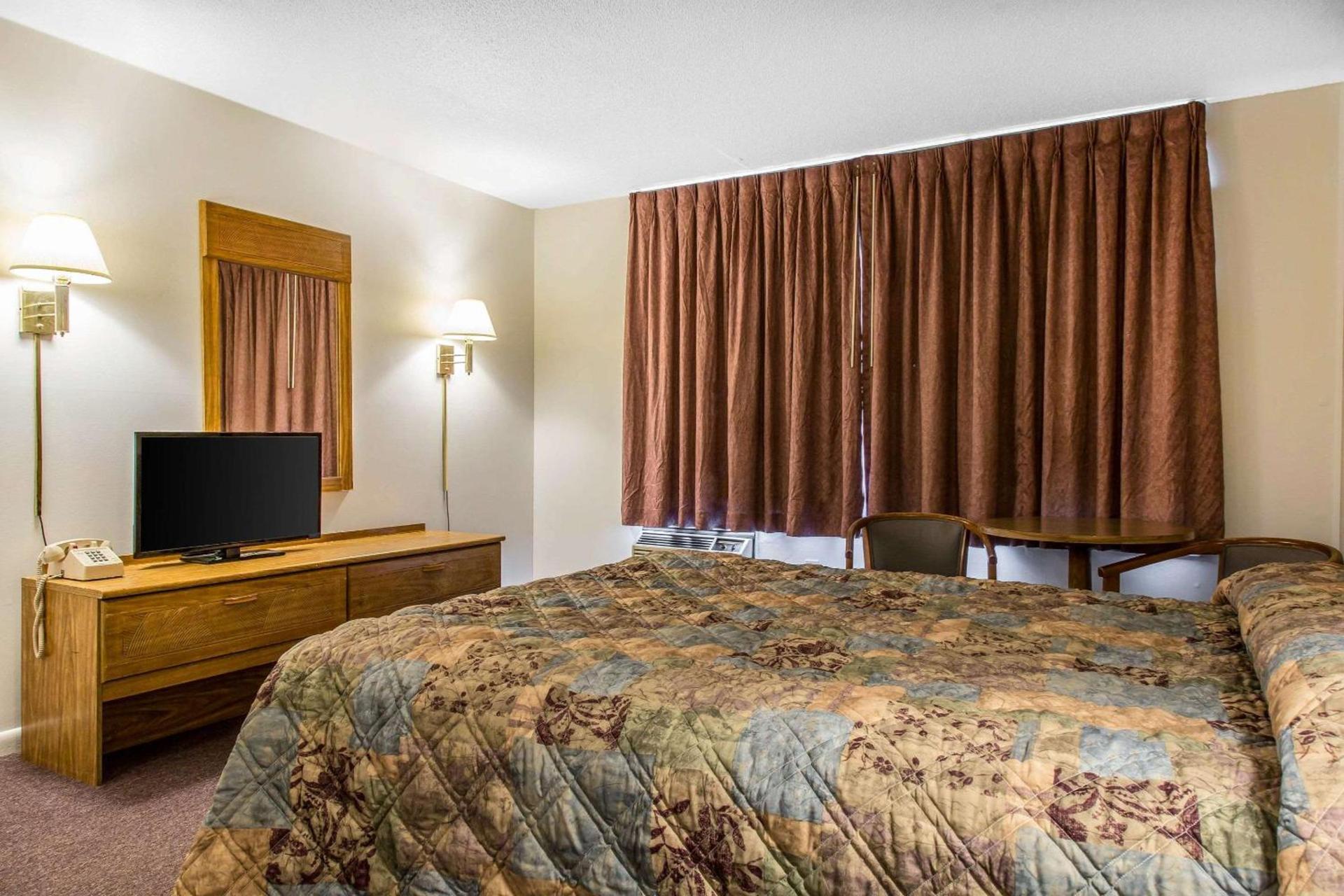 Rodeway Inn Waterford - New London photo 21