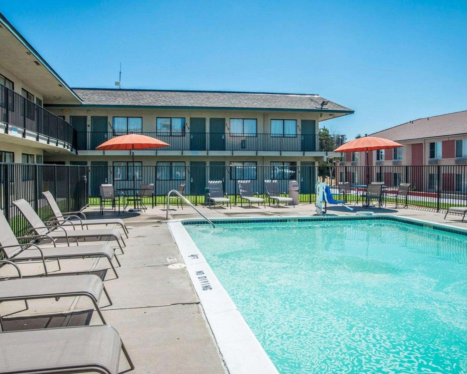 Rodeway Inn Greeley photo 16