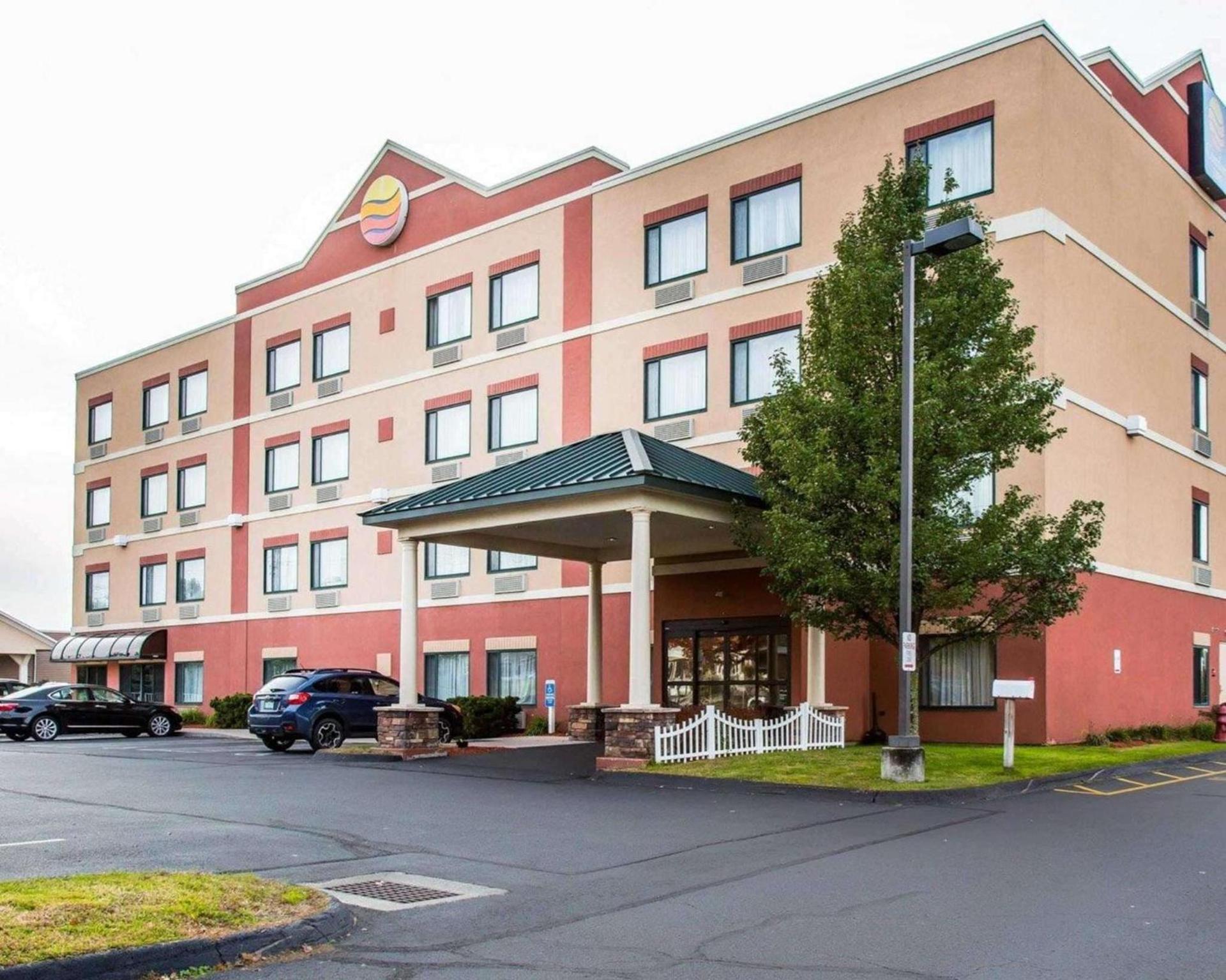 Comfort Inn East Windsor - Springfield photo 31