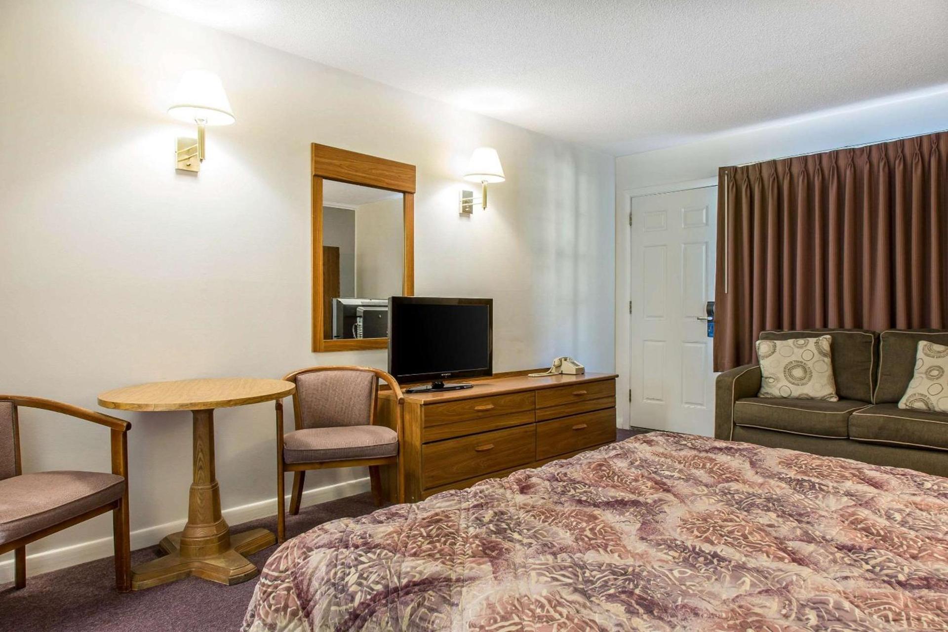 Rodeway Inn Waterford - New London photo 14