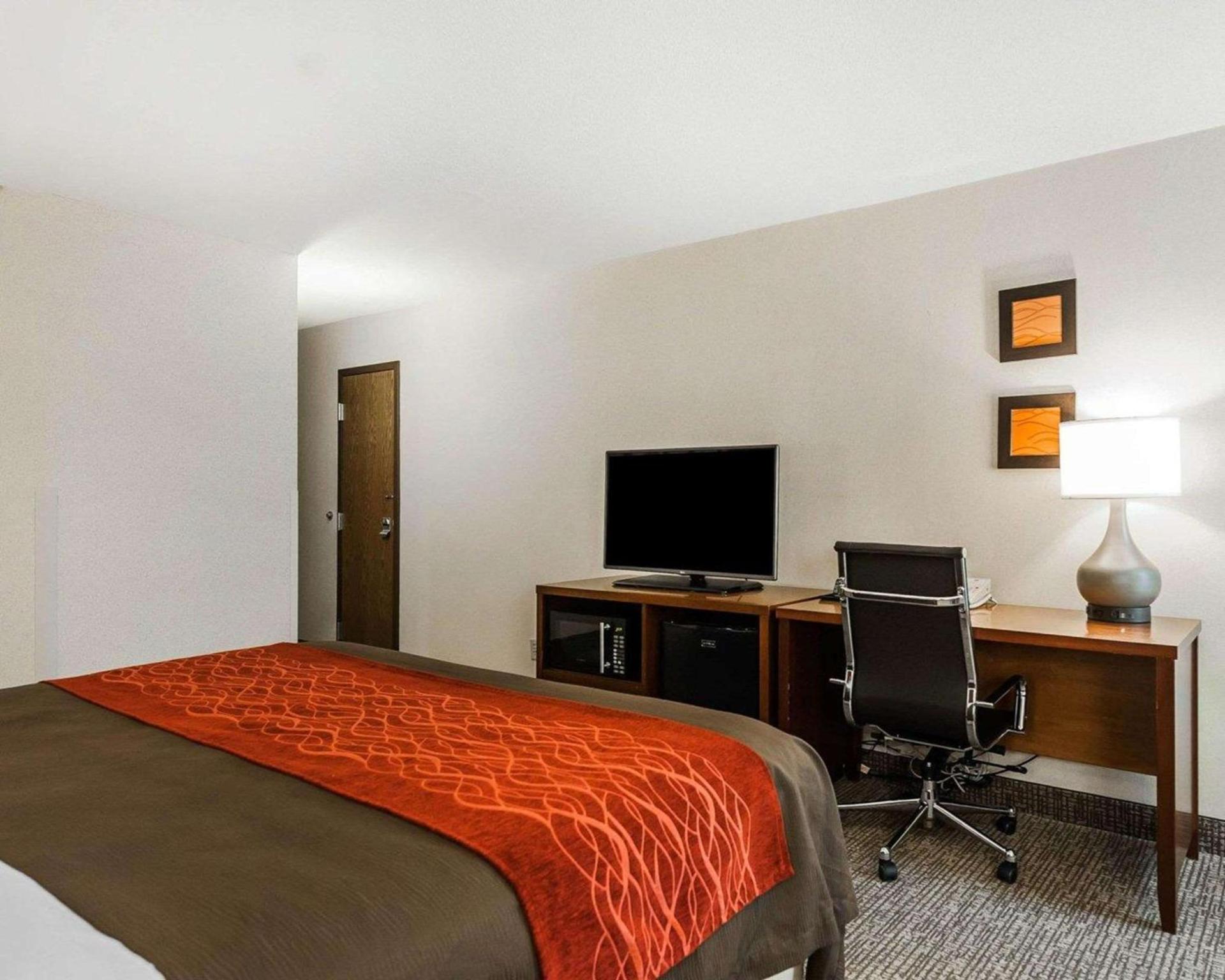 Spark by Hilton Denver East I 70 photo 11