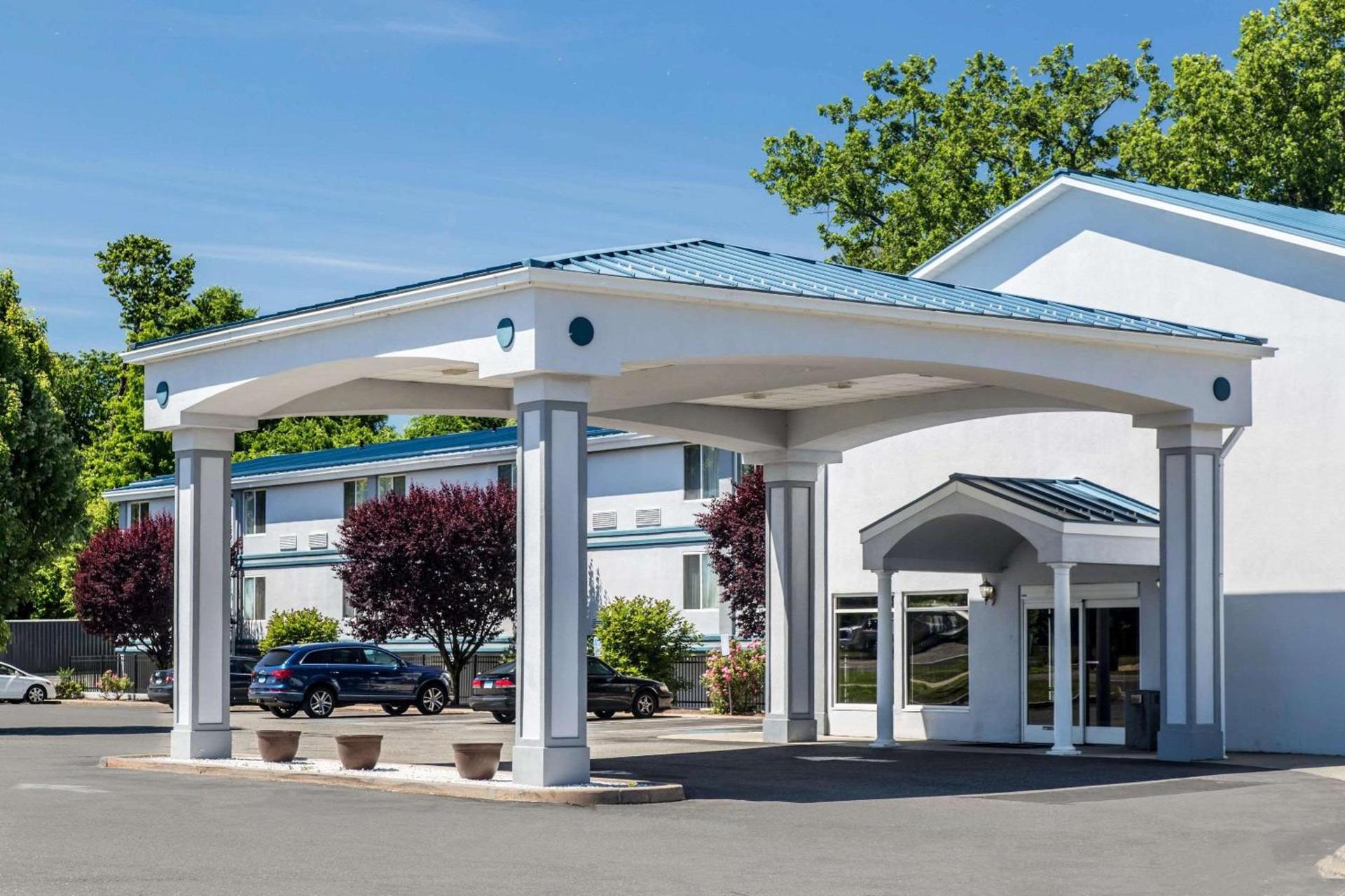 Quality Inn & Suites Danbury near University photo 41
