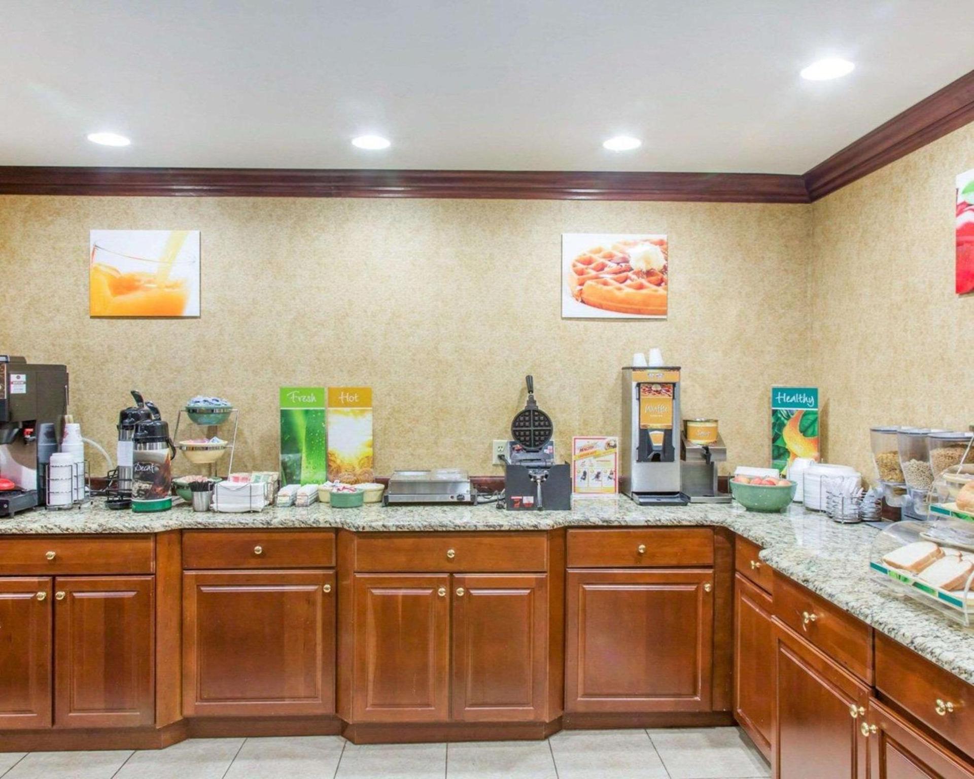 Quality Inn & Suites photo 4