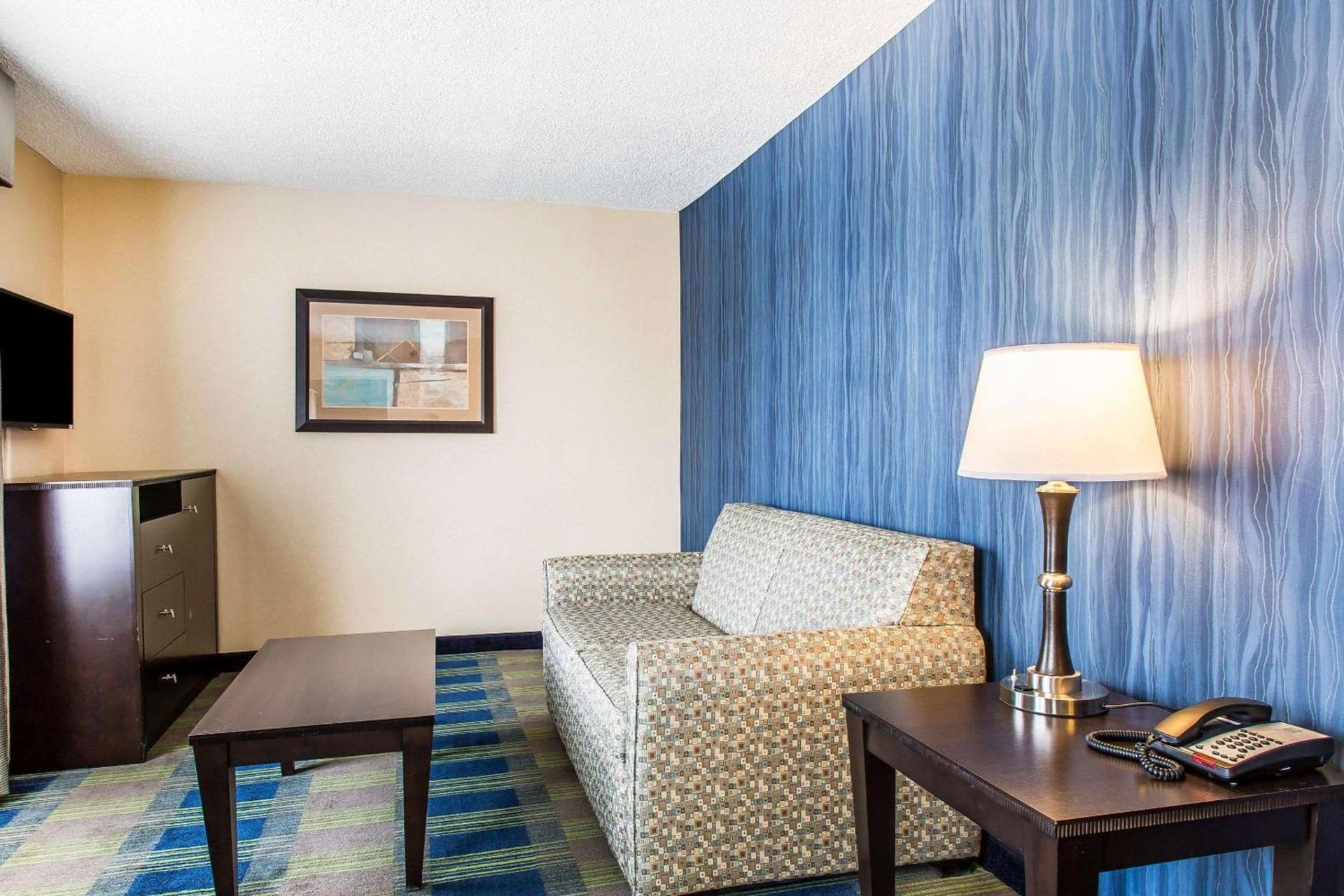 Comfort Inn & Suites Meriden East photo 8