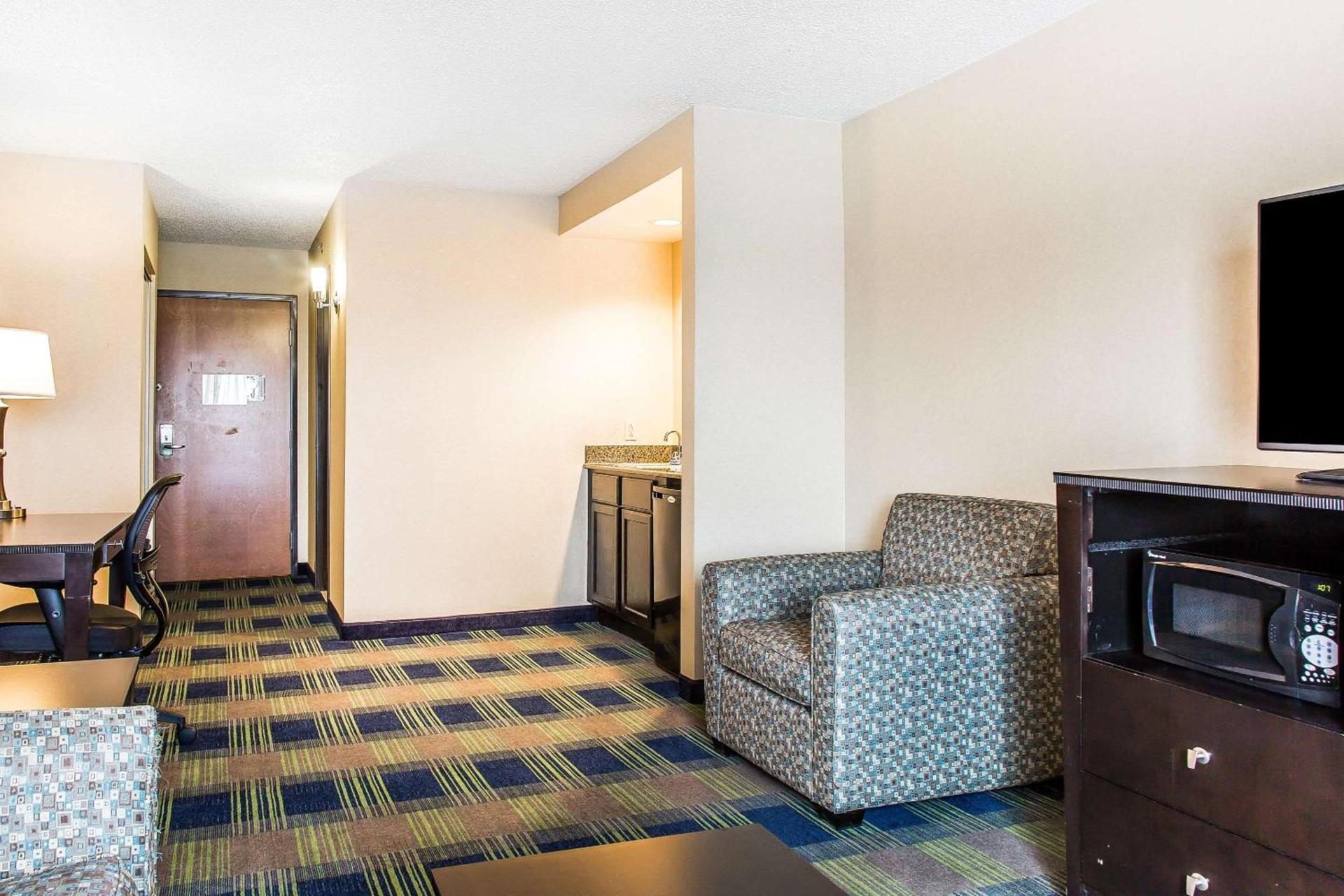 Comfort Inn & Suites Meriden East photo 10