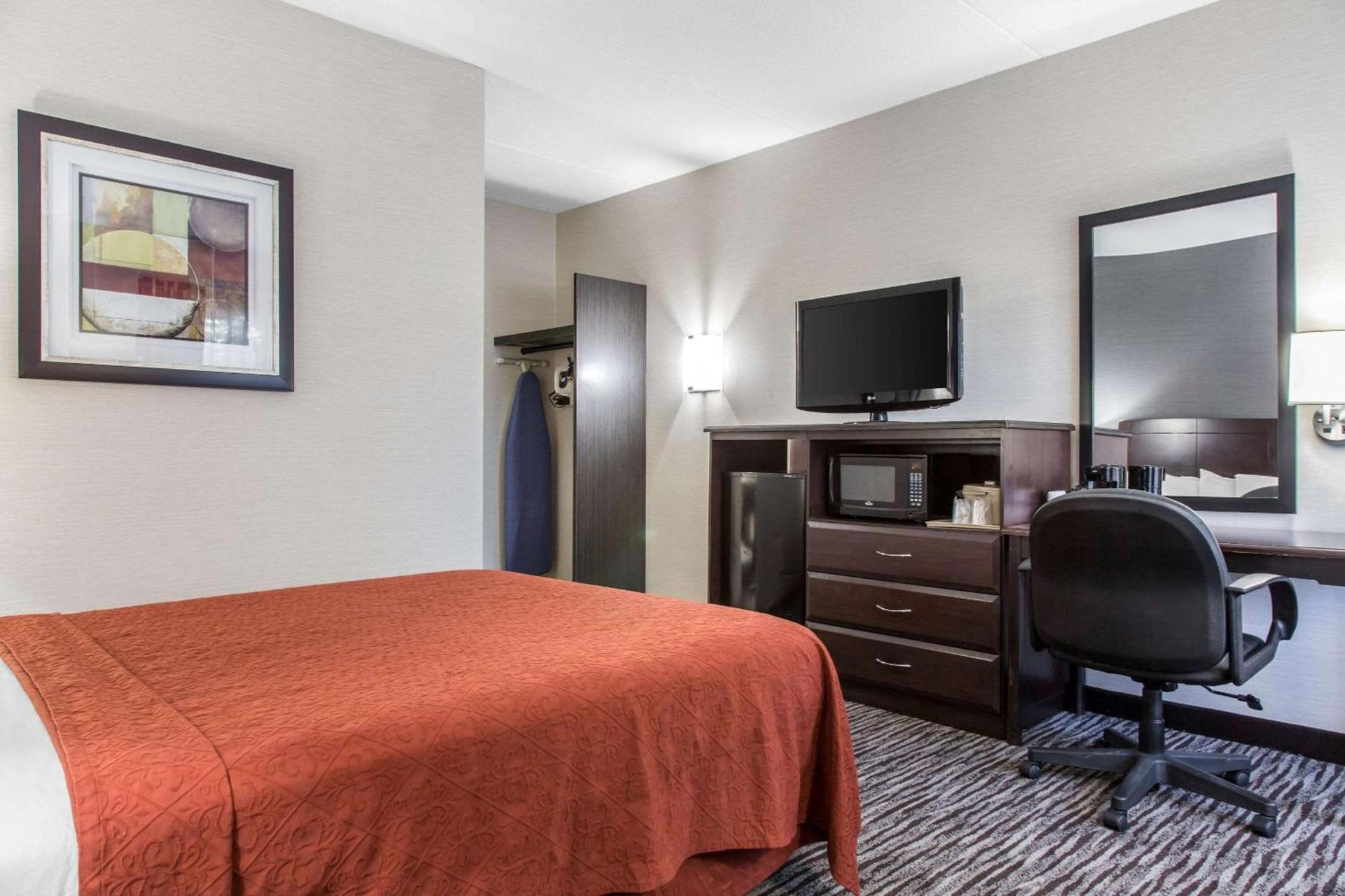 Quality Inn & Suites Danbury near University photo 36