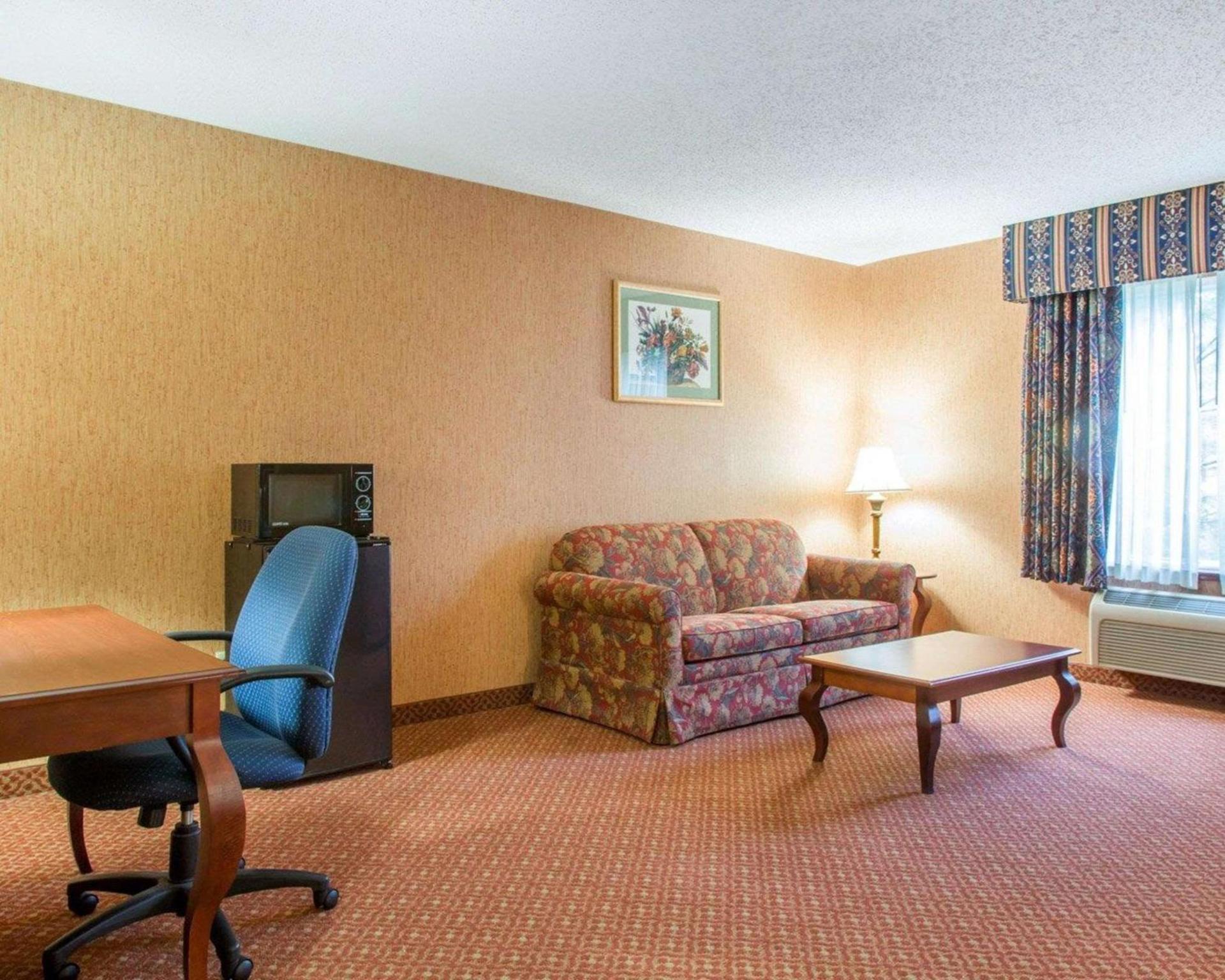 Quality Inn & Suites photo 6