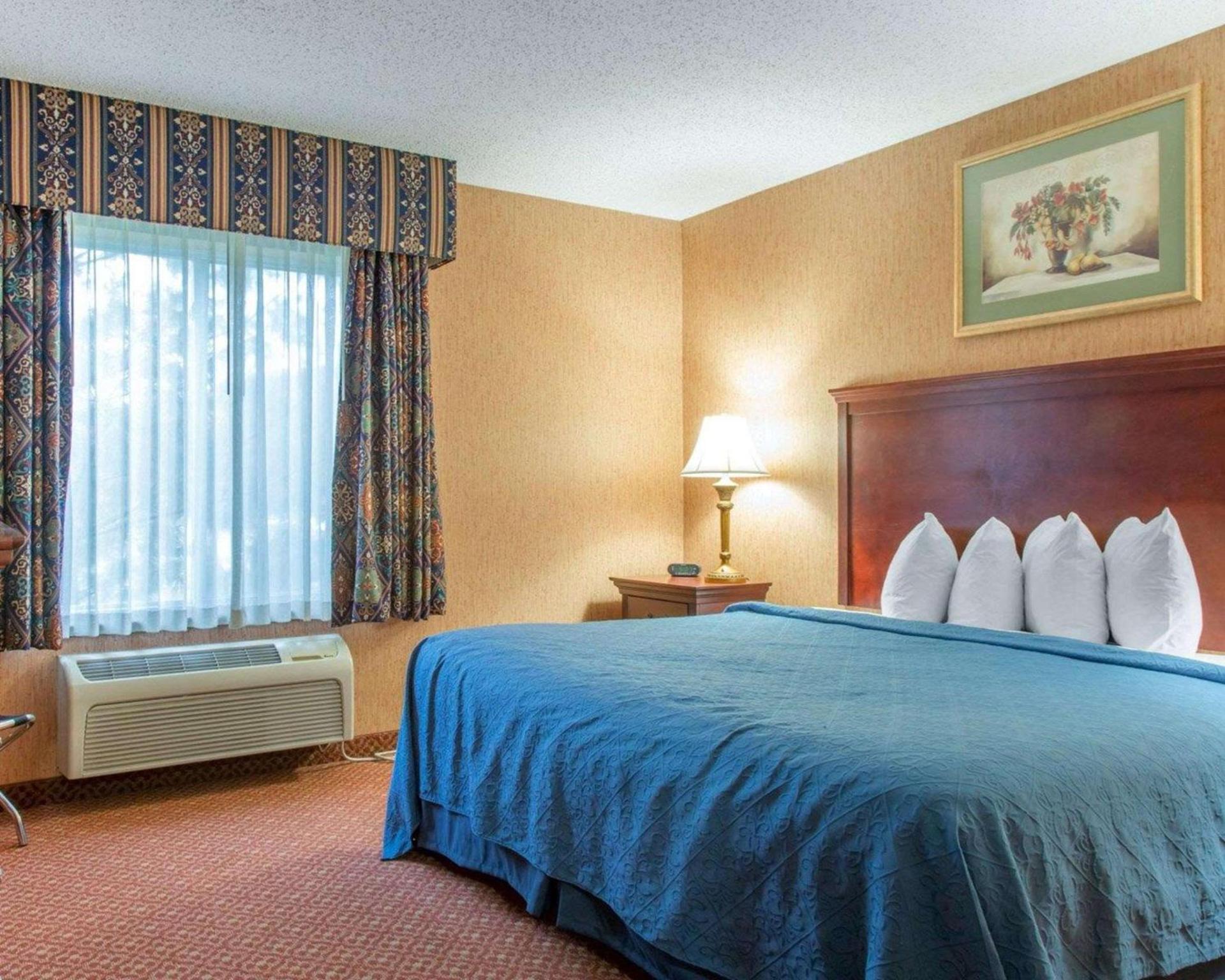 Quality Inn & Suites photo 8