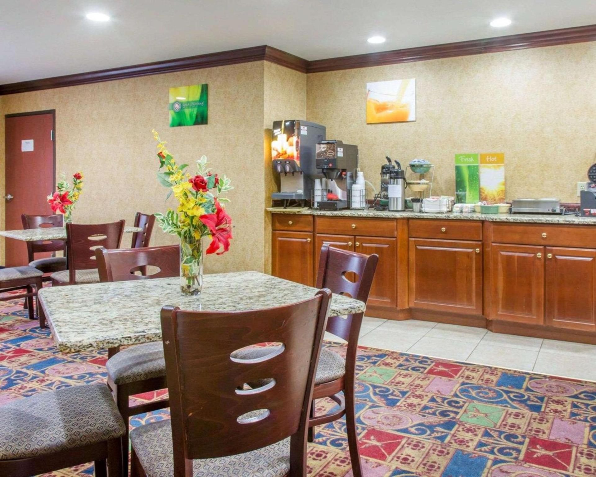 Quality Inn & Suites photo 10