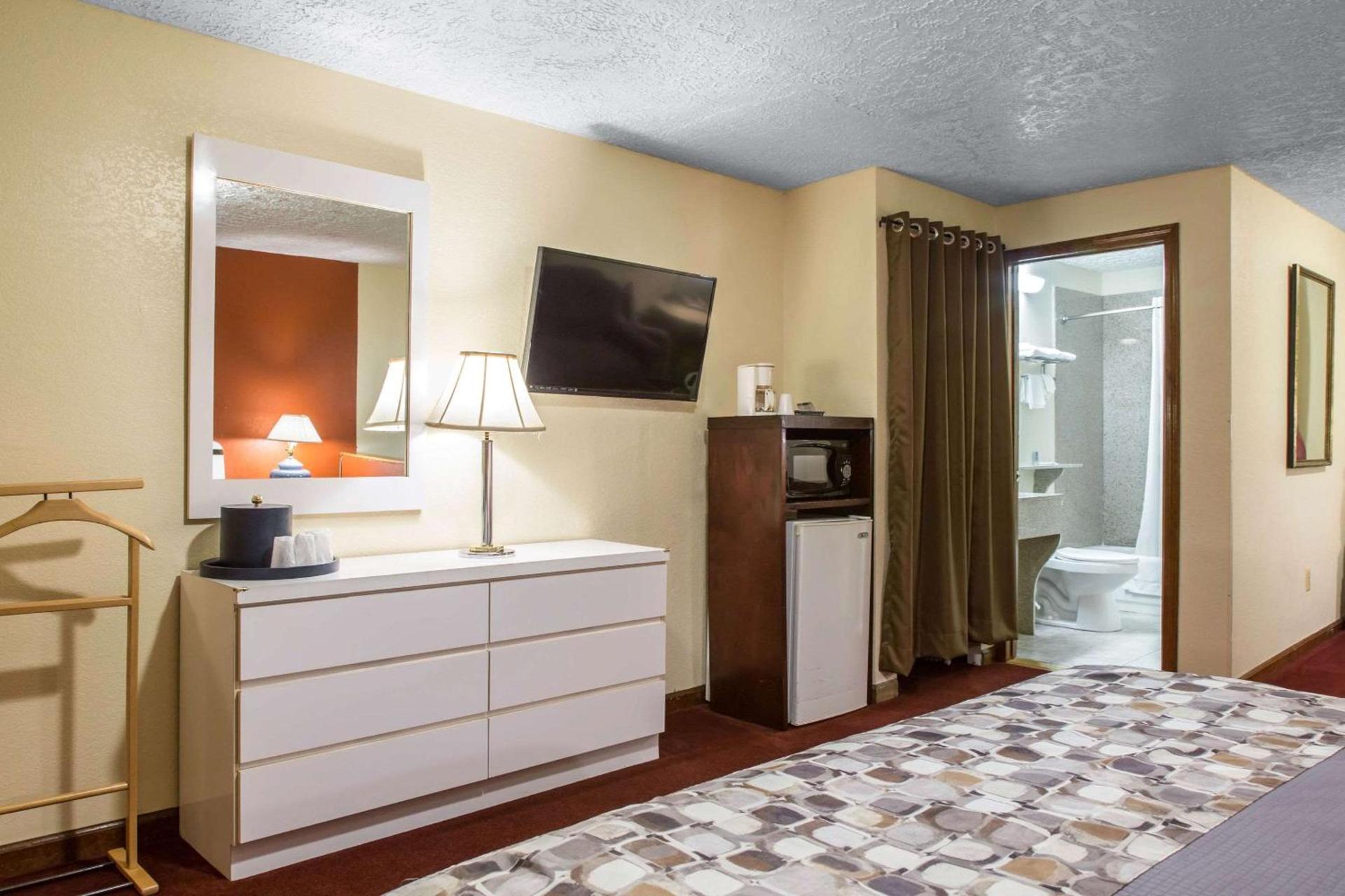 Rodeway Inn & Suites Branford - Guilford photo 7