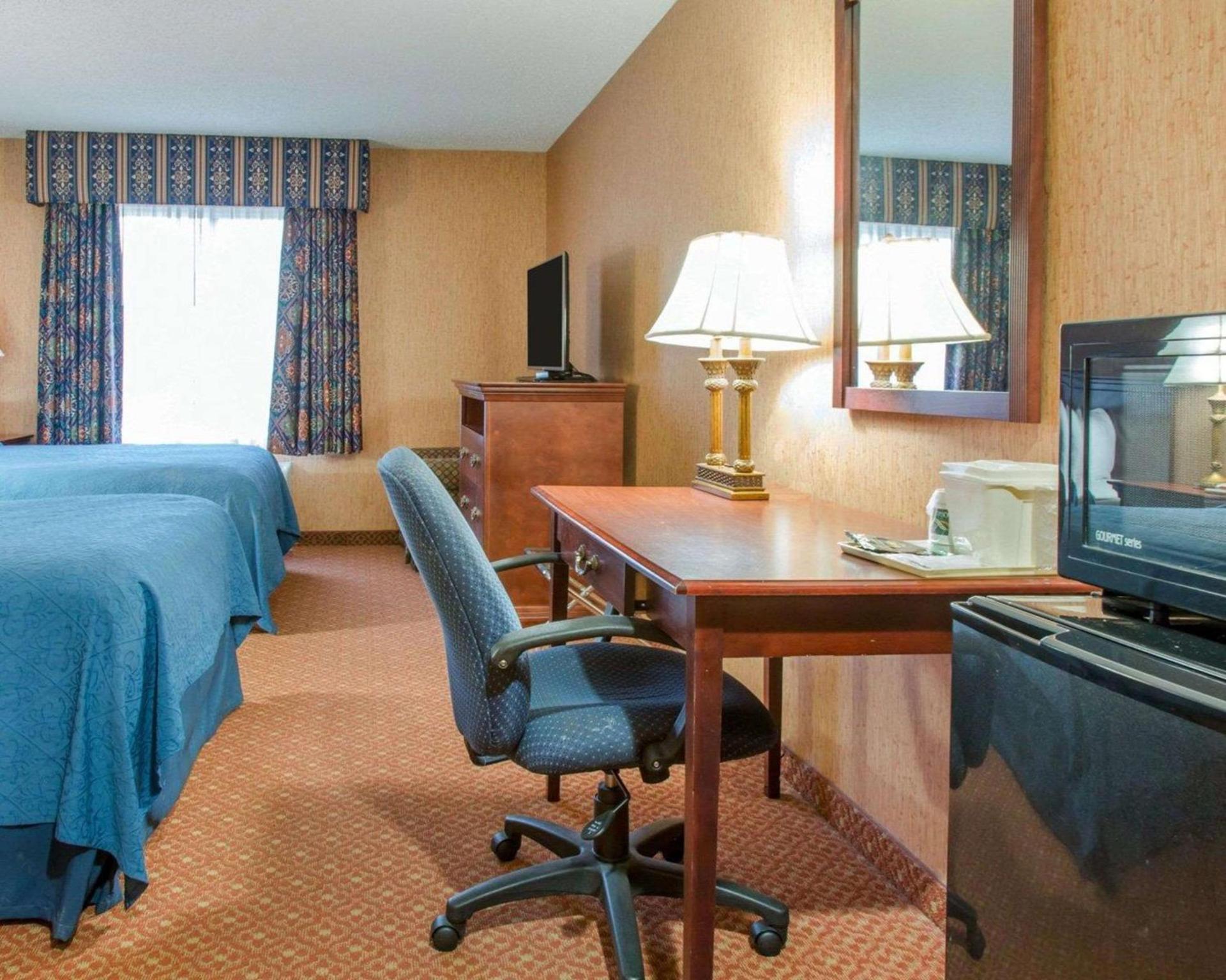 Quality Inn & Suites photo 15