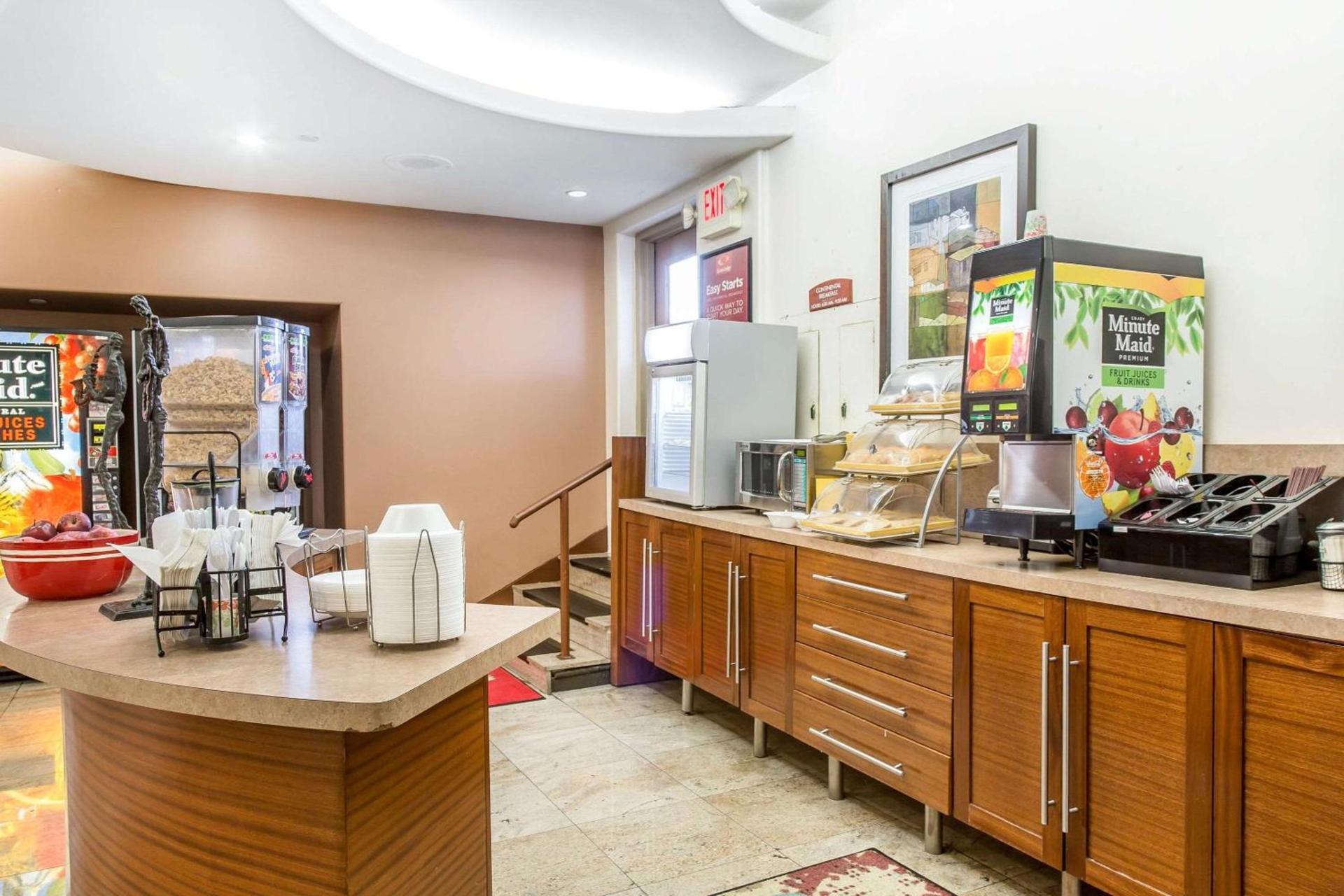 Econo Lodge photo 19