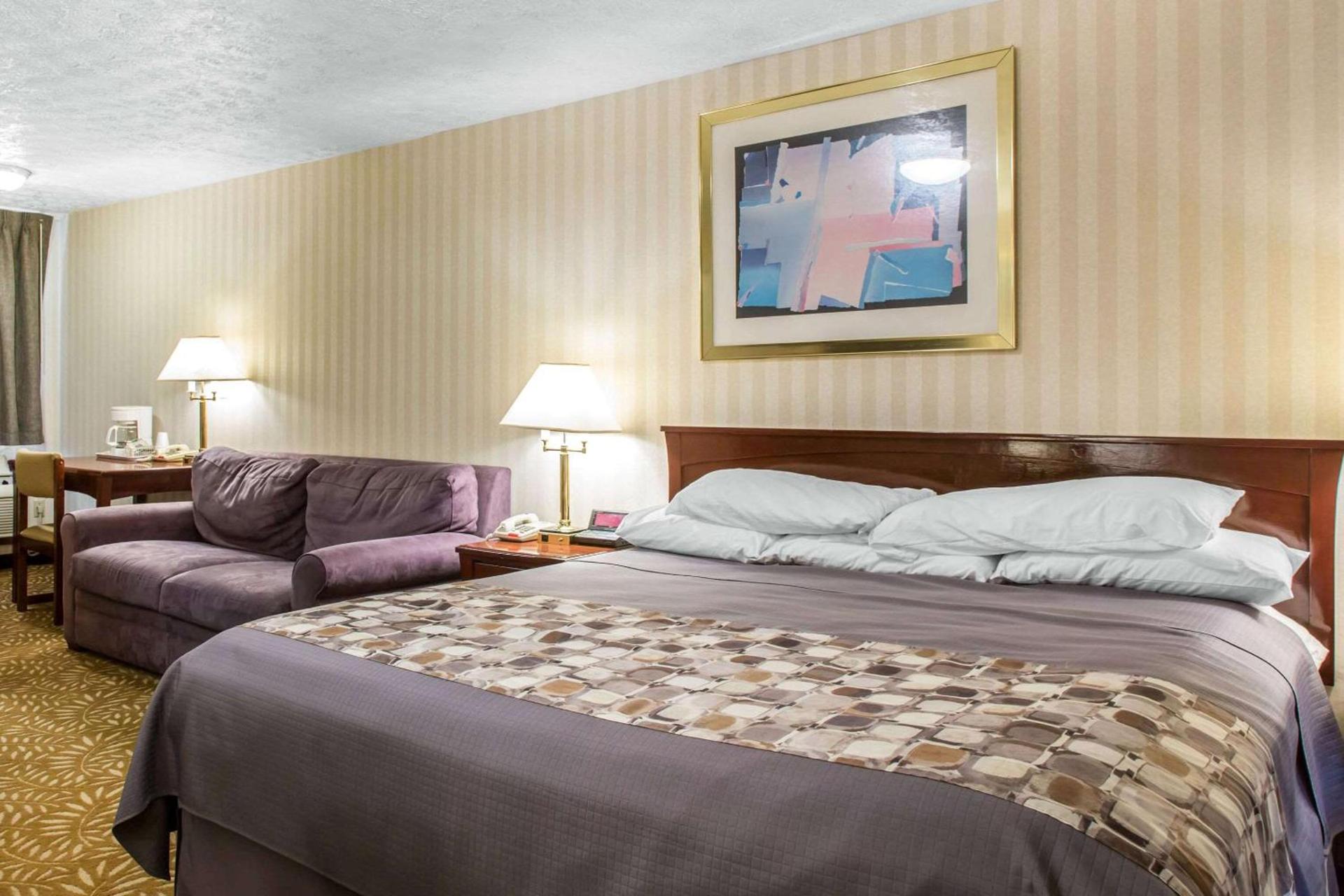 Rodeway Inn & Suites Branford - Guilford photo 11