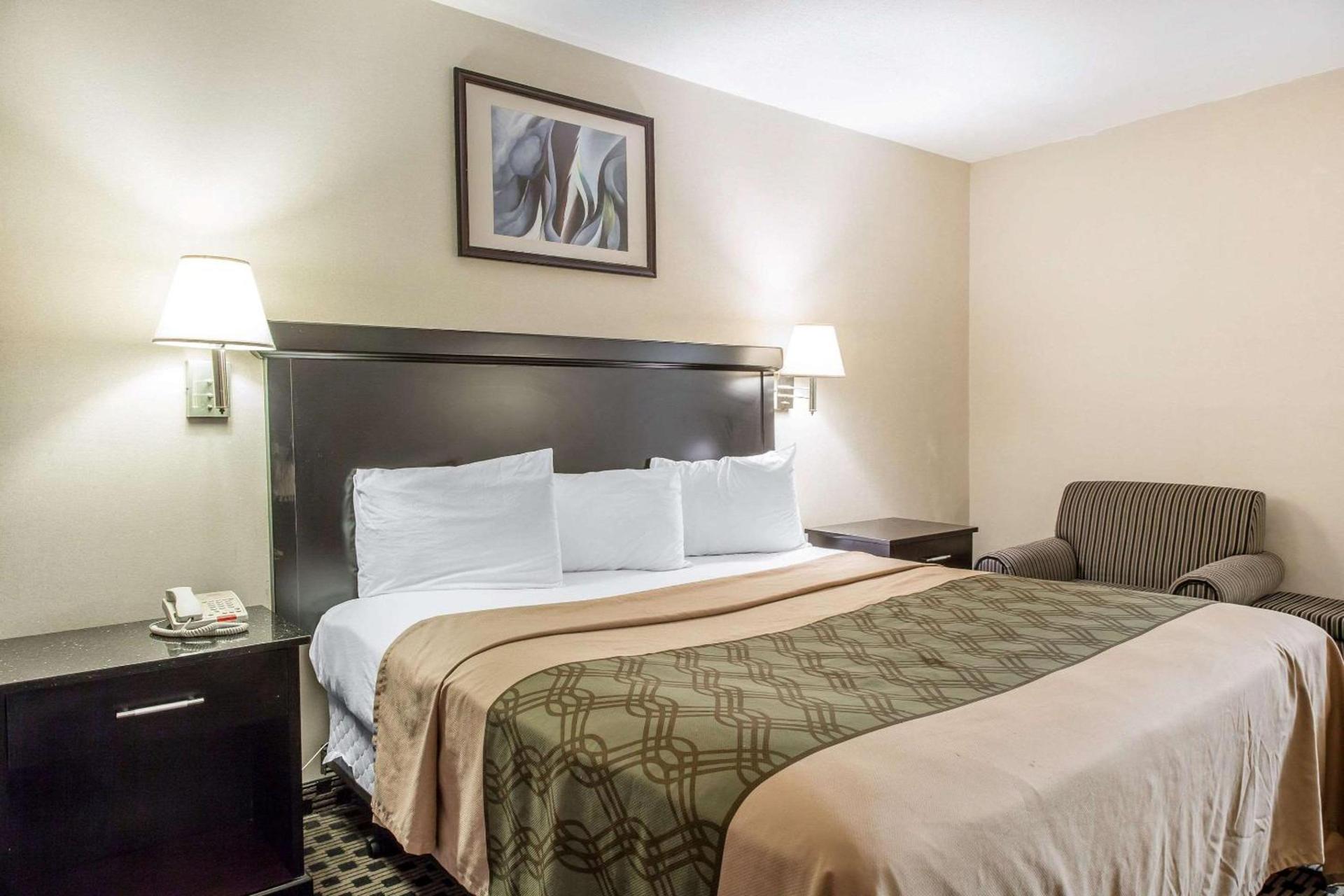 Econo Lodge photo 20