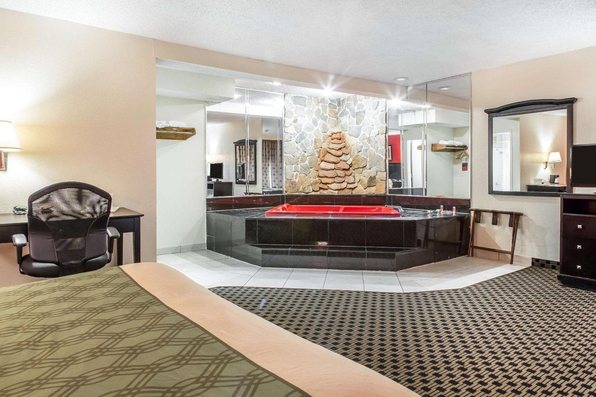 Econo Lodge photo 22