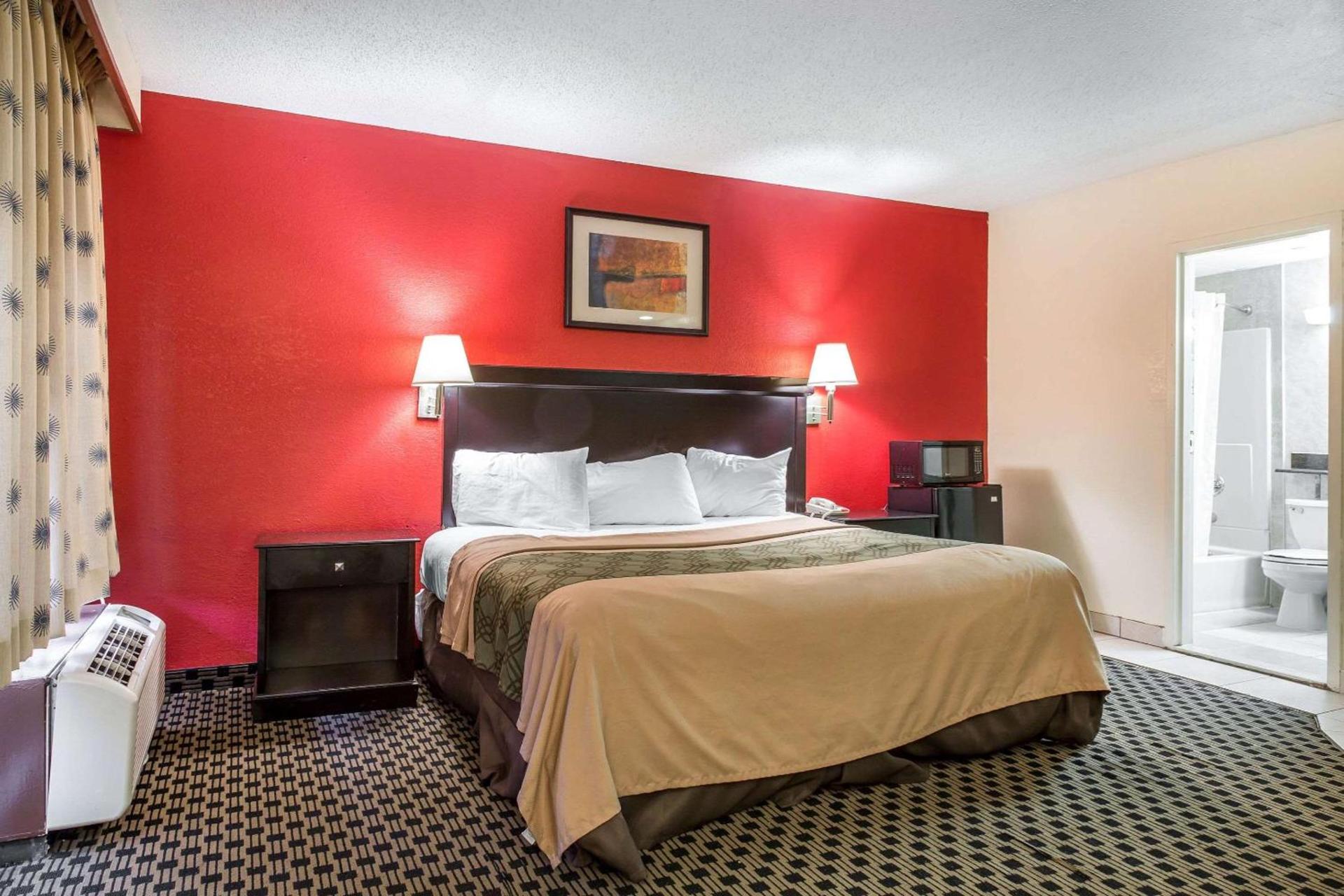 Econo Lodge photo 23