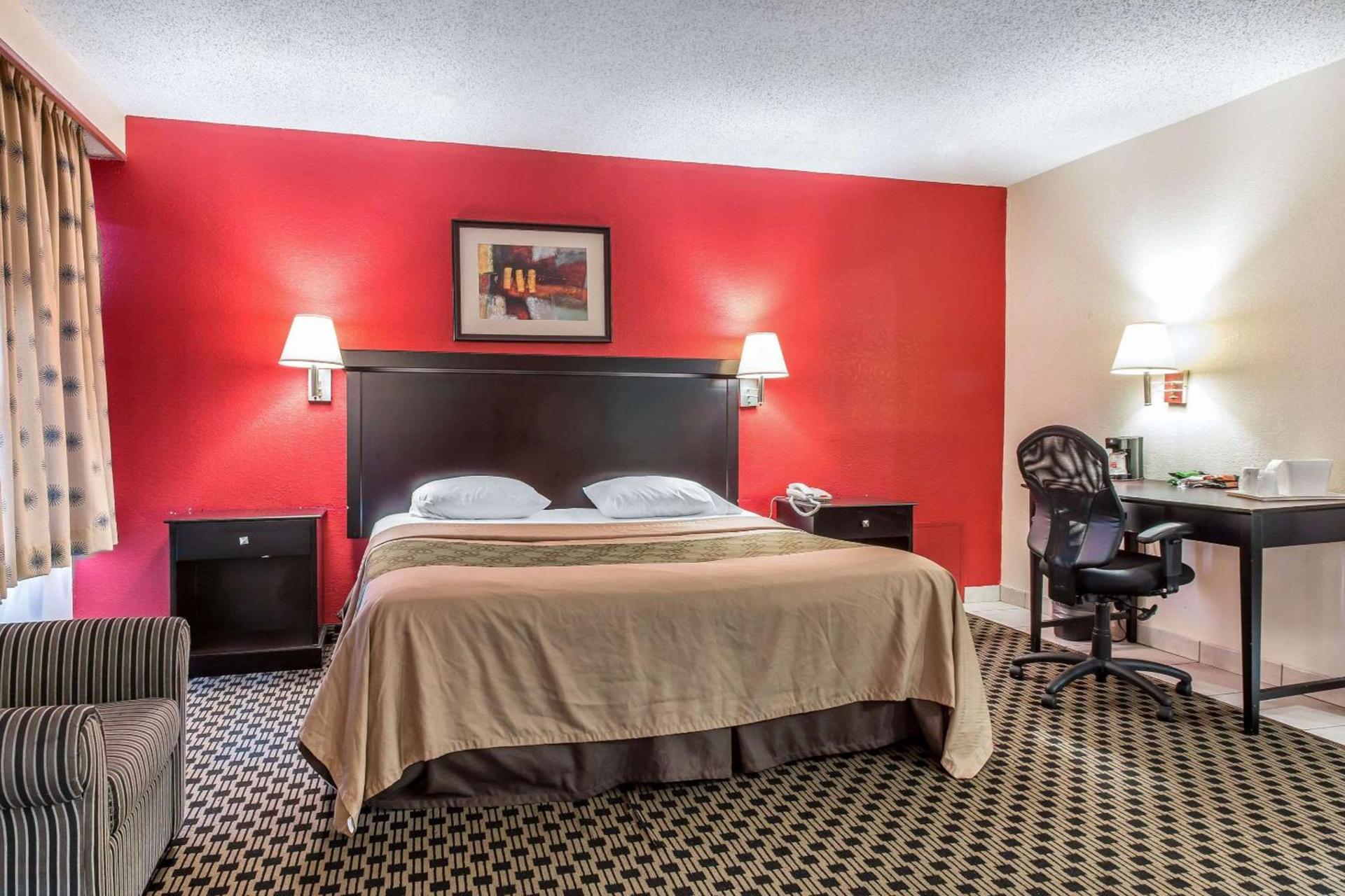 Econo Lodge photo 24