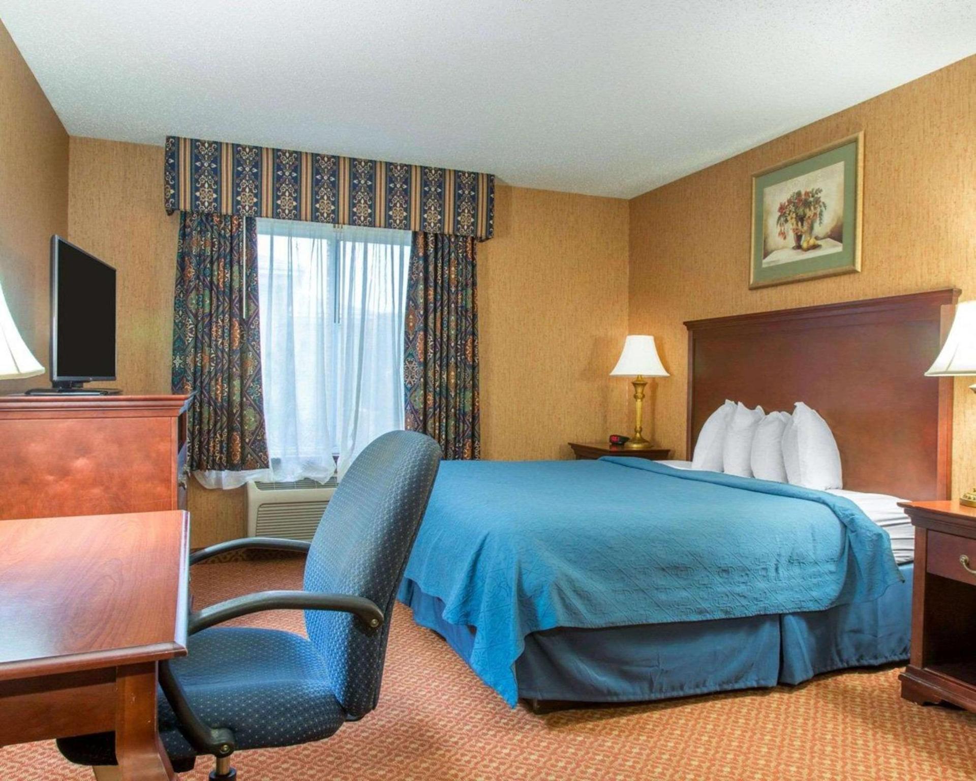 Quality Inn & Suites photo 16