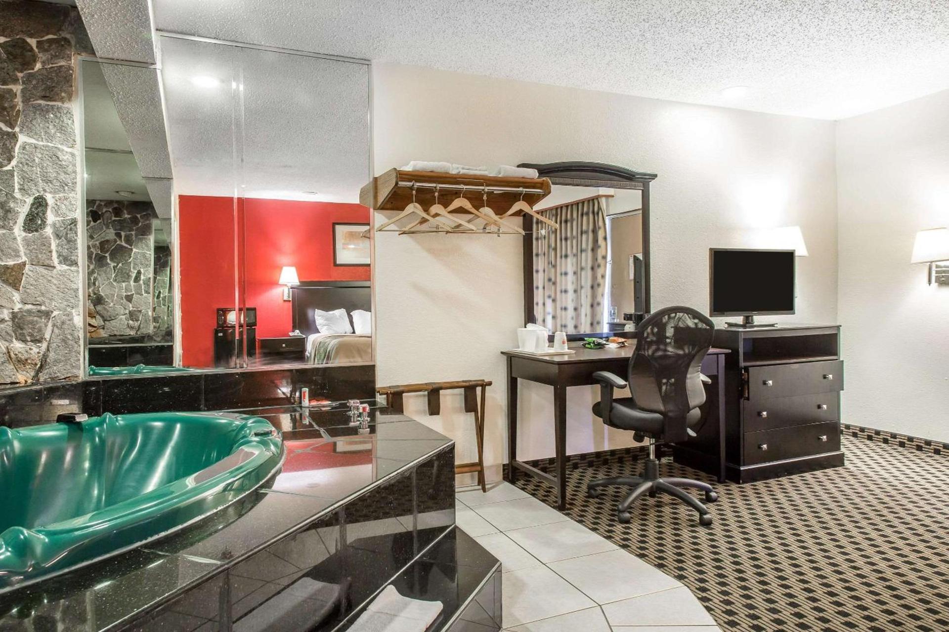 Econo Lodge photo 29