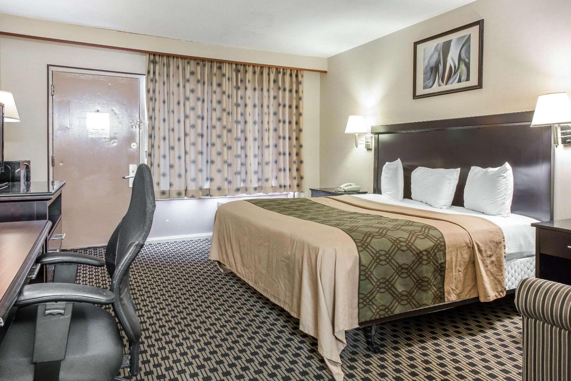 Econo Lodge photo 30