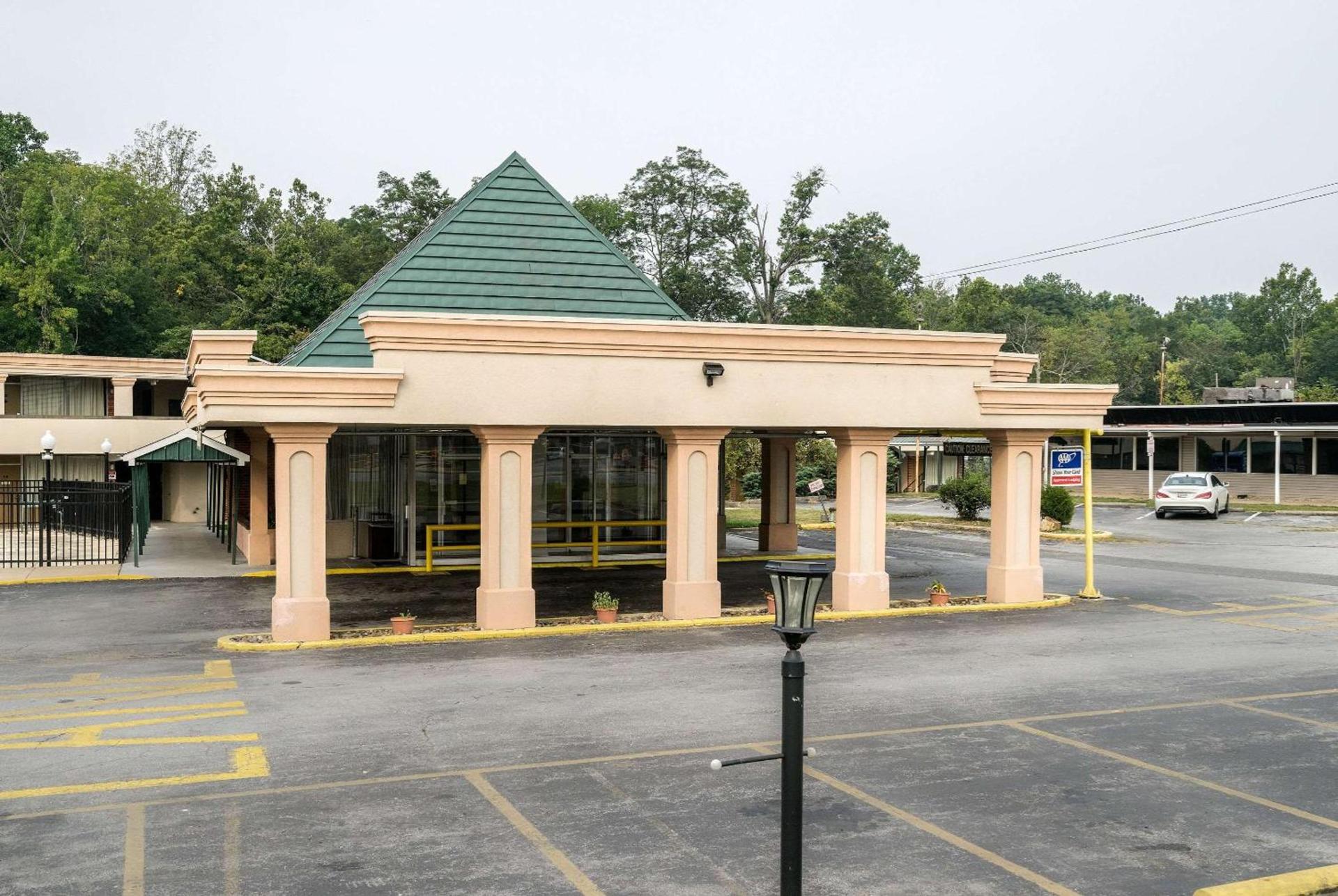 Rodeway Inn University photo 2