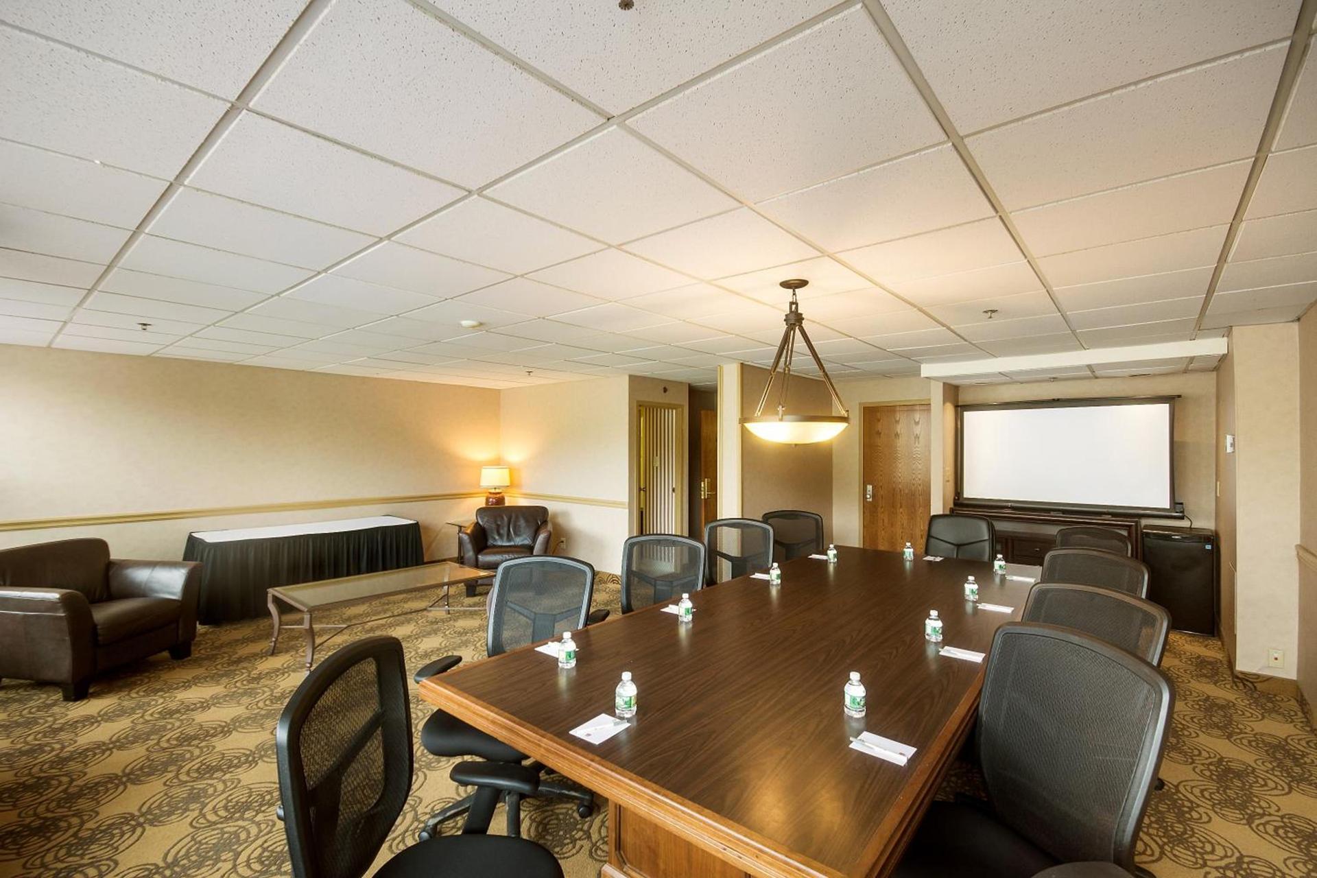 Chester Hotel and Conference Center photo 10