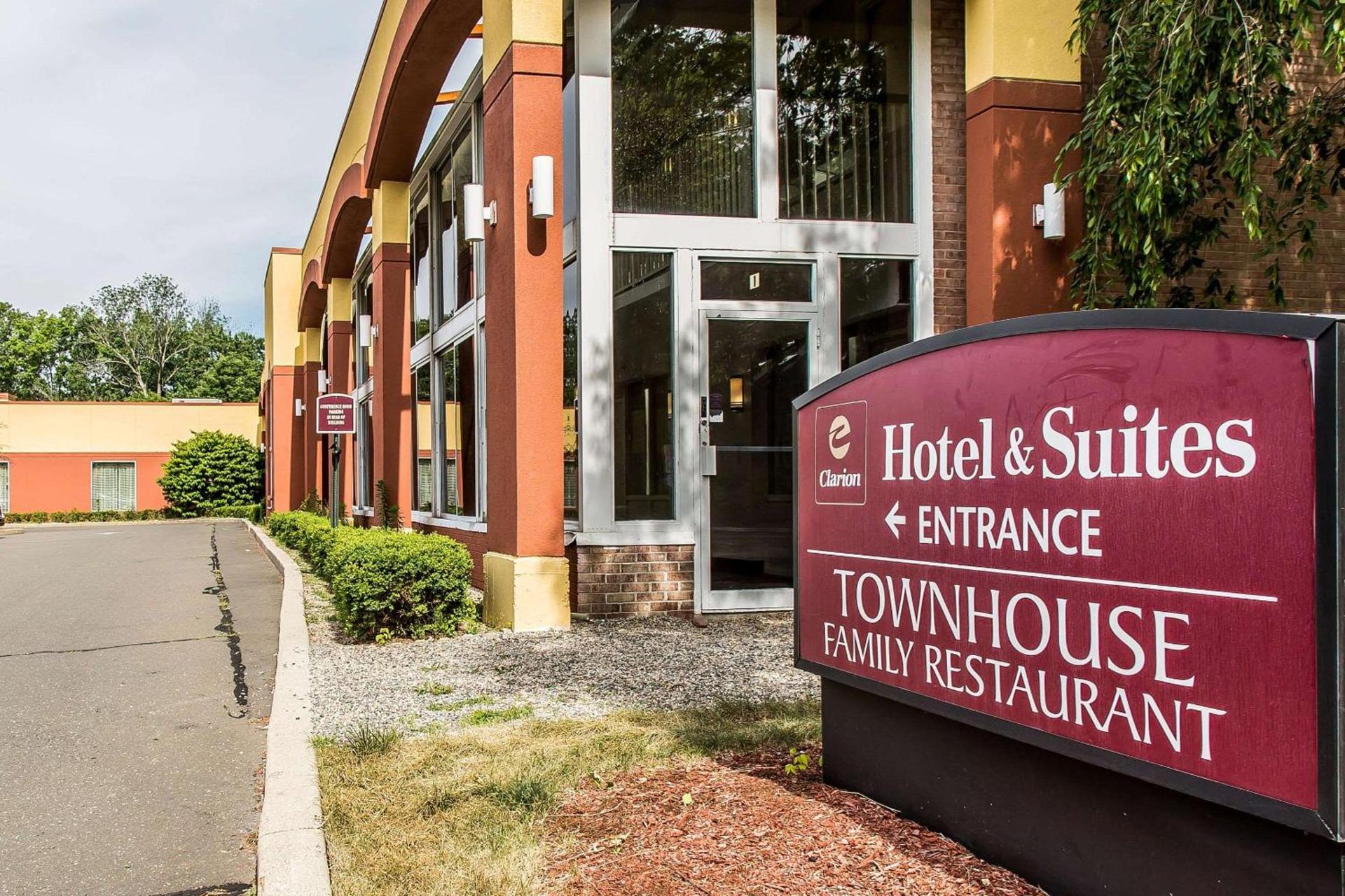 Clarion Hotel & Suites Hamden-New Haven photo 2